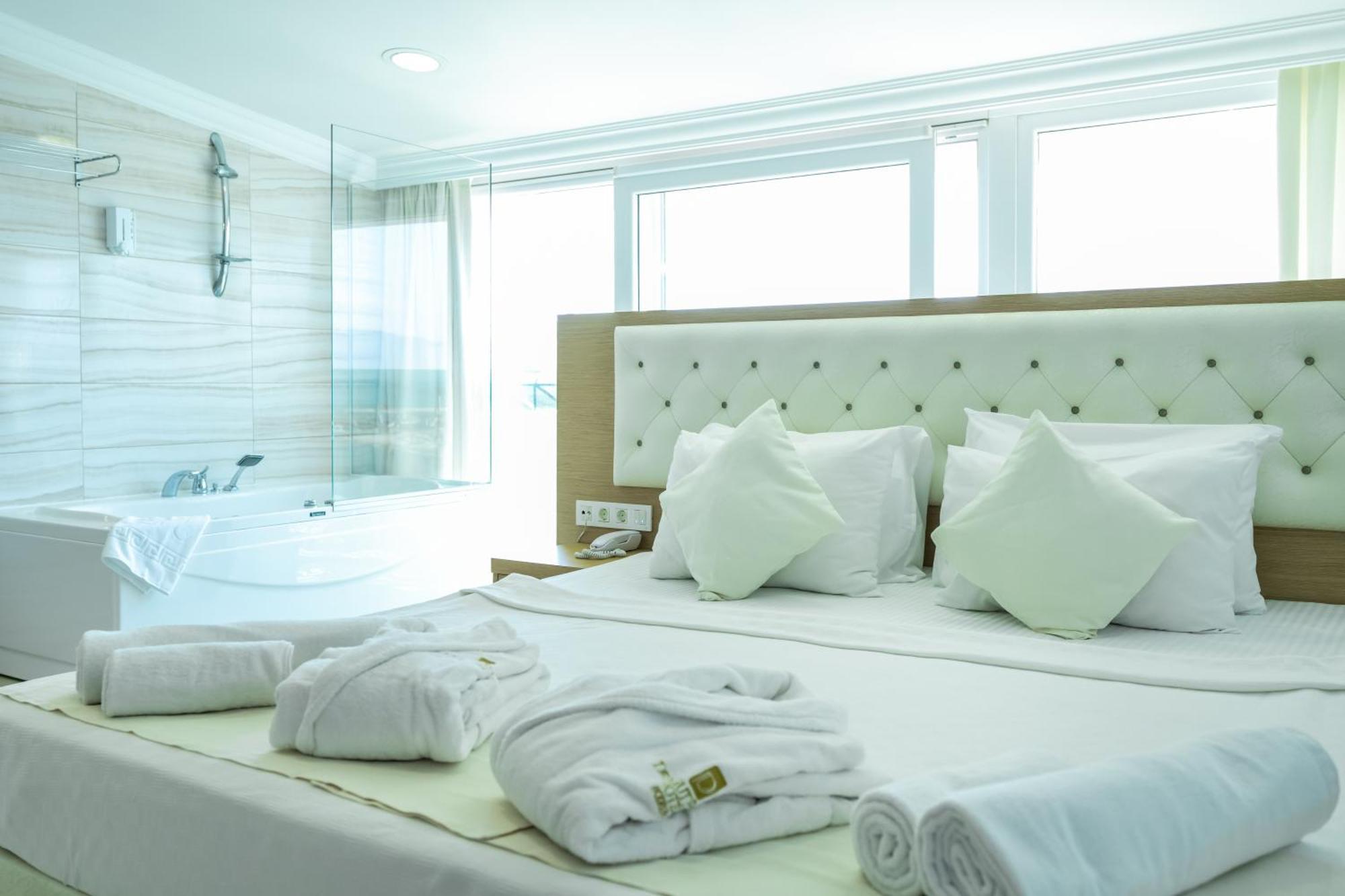 Dragut Point North Resort 3*