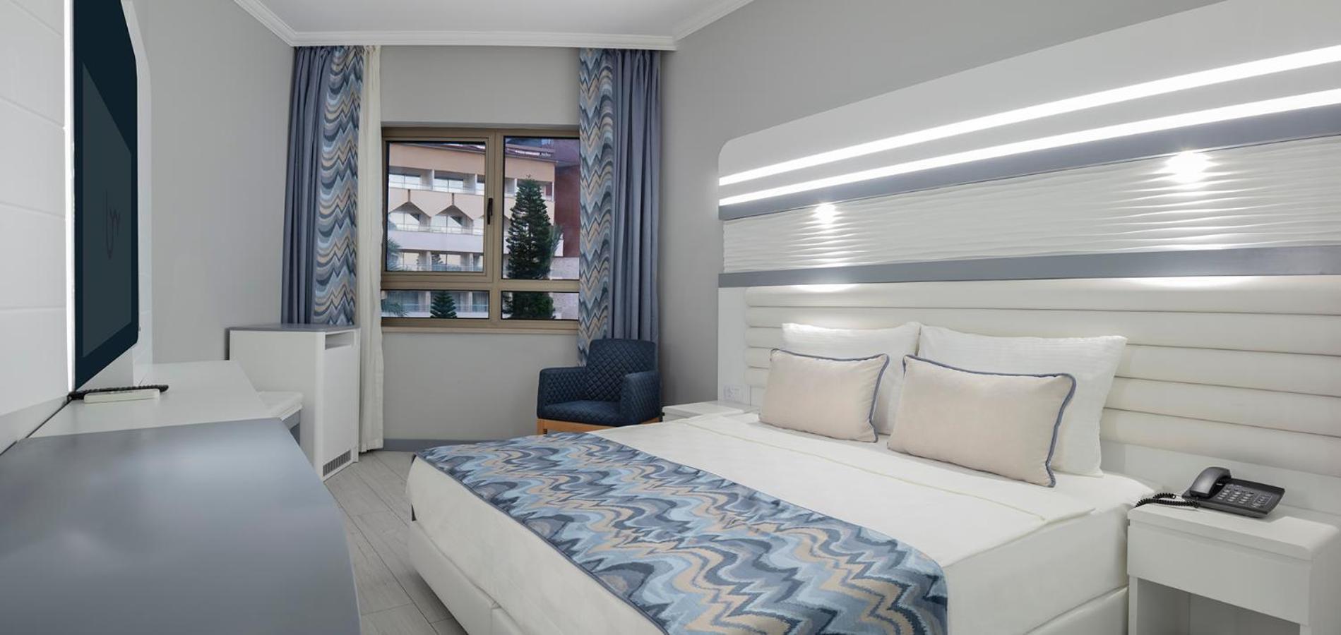 Hotel Blue Marlin Deluxe & 5*