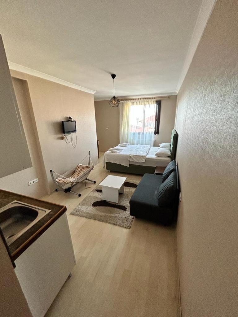Hypatia Aparthotel