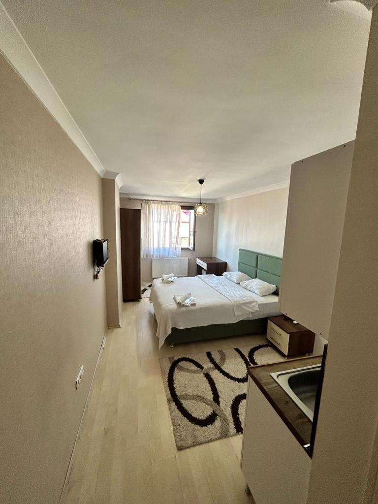 Hypatia Aparthotel