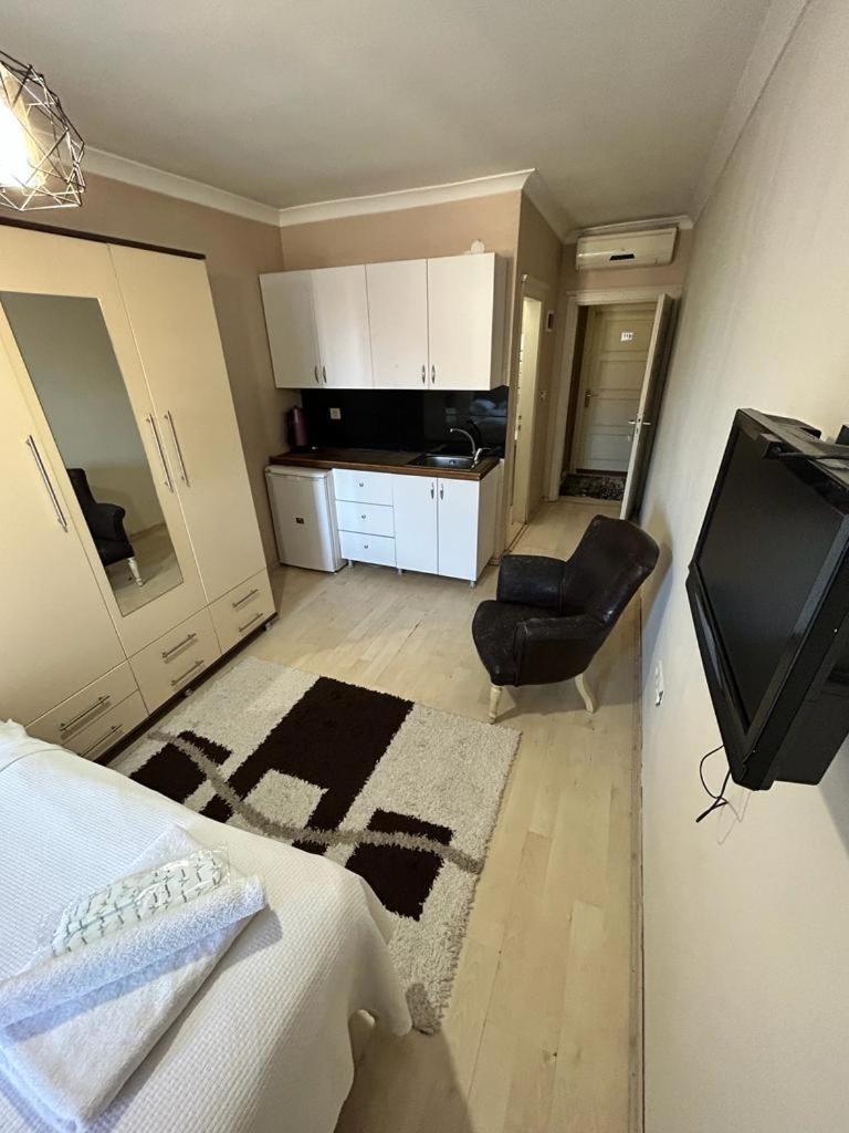 Hypatia Aparthotel *