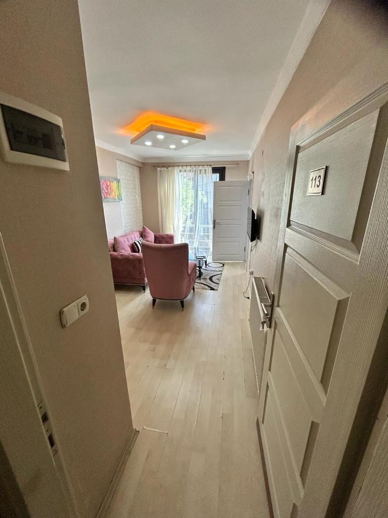 Hypatia Aparthotel *