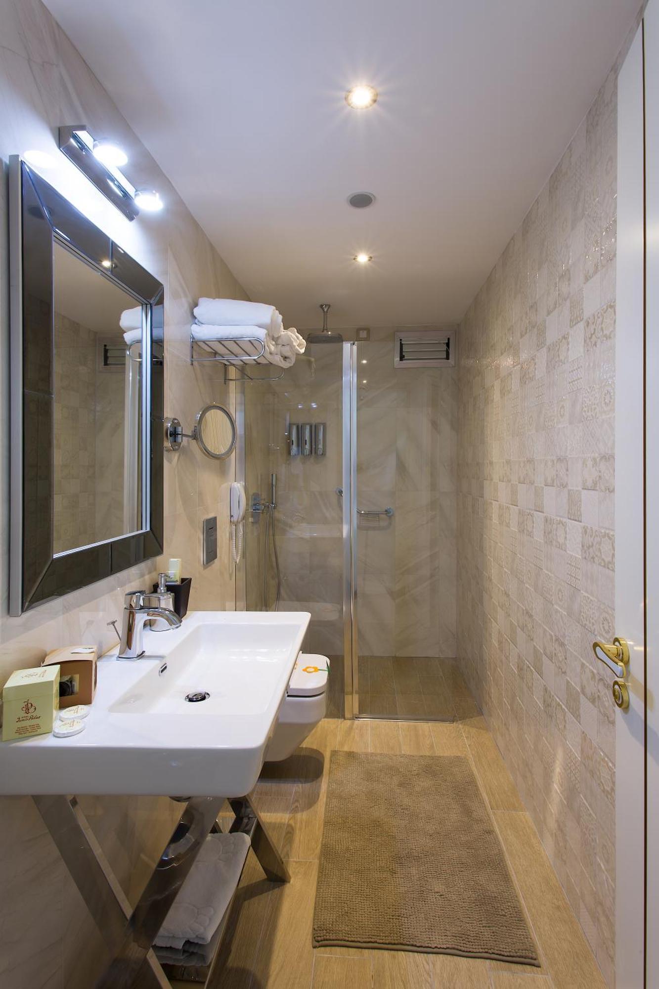 Izmir Palas Hotel 4*