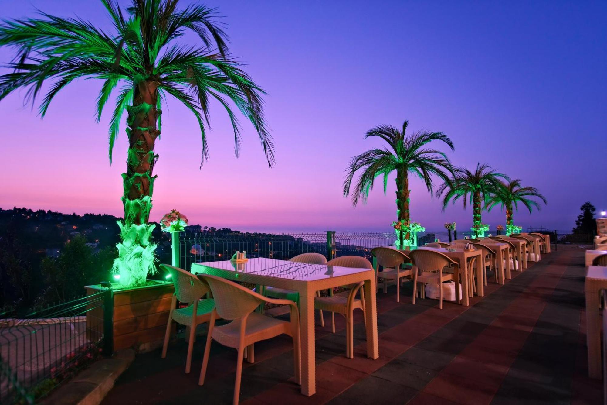 Aparthotel Perla Blanca