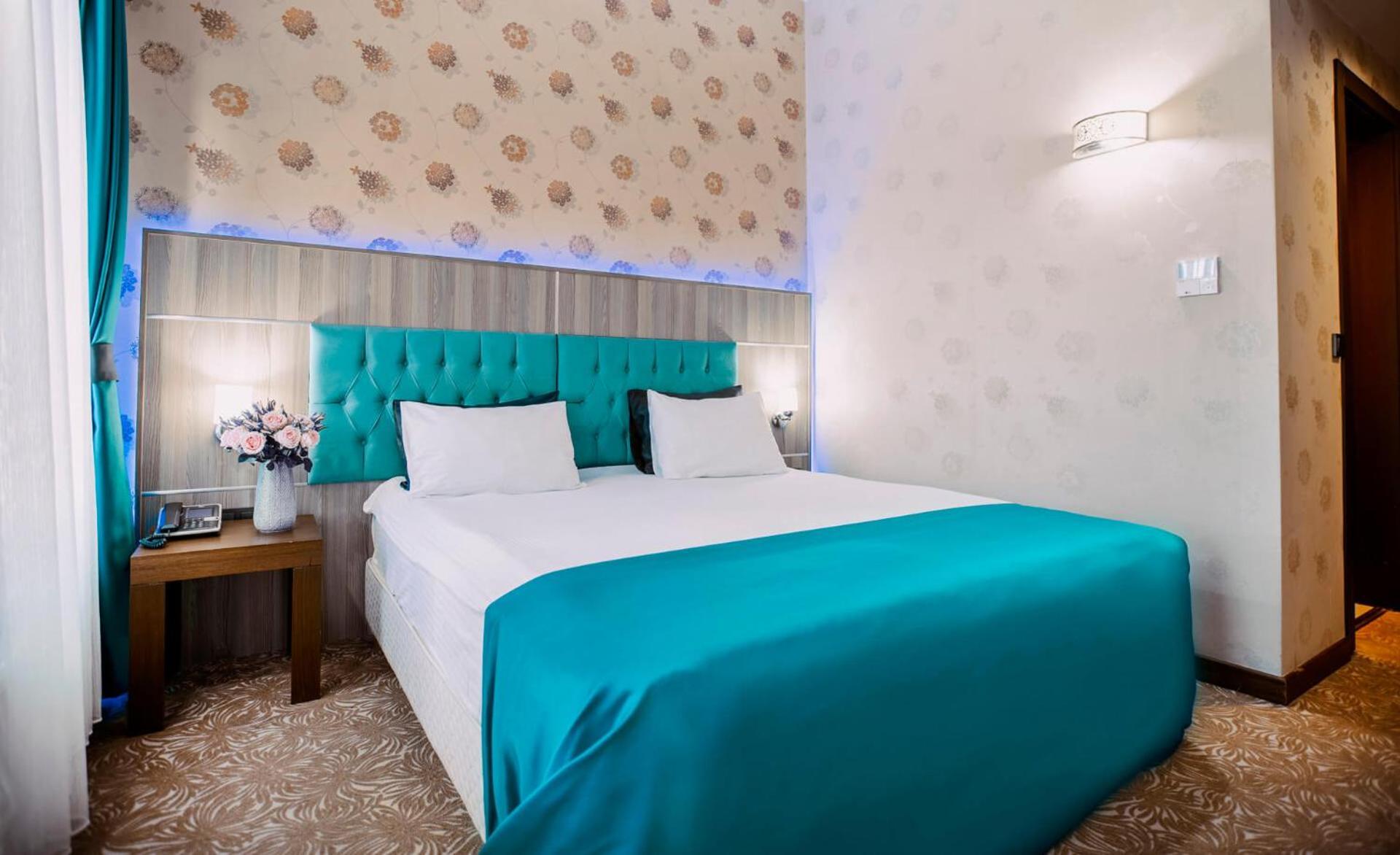 Hotel Highway 4*