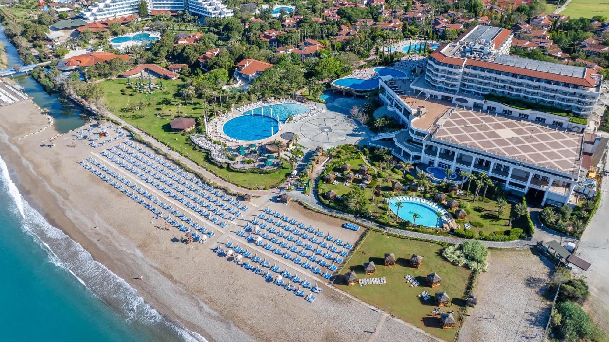 Starlight Resort 5*