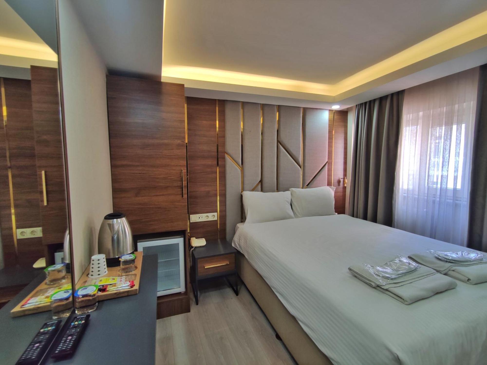 The Golden Pera's & Hotel 3*