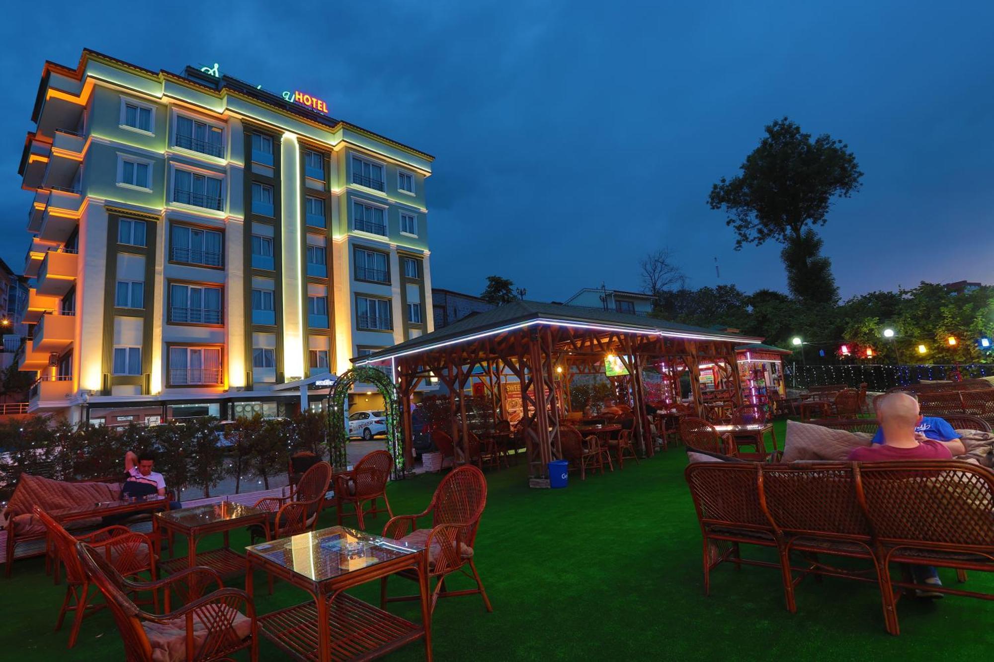Sweet Aparthotel 4*