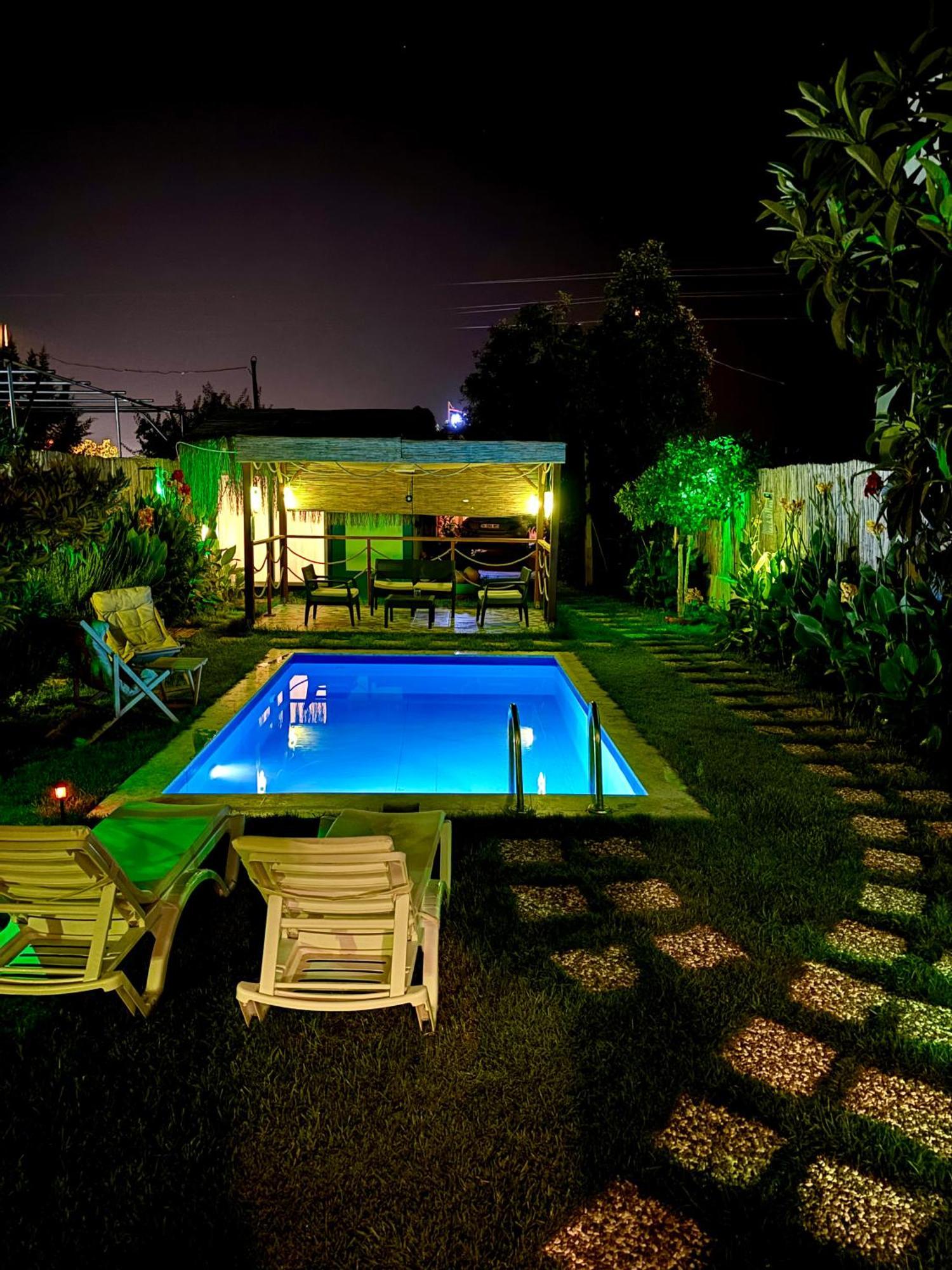 - Airport Villa *