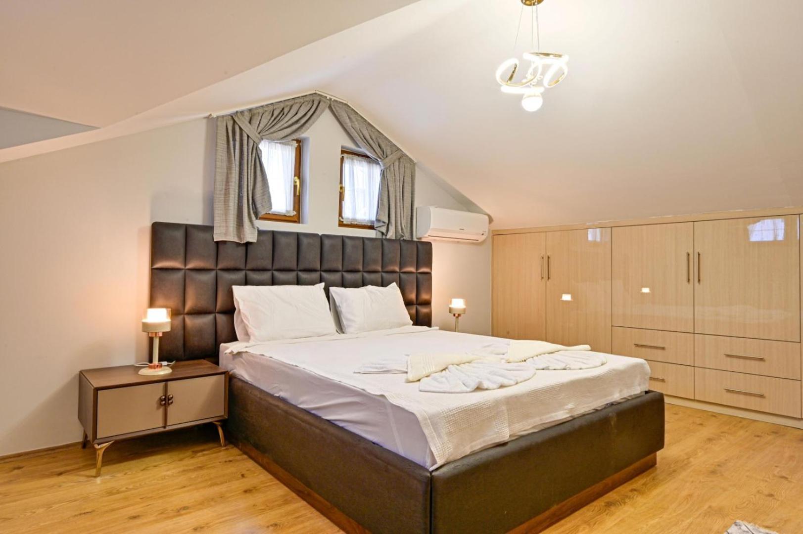 Villa Kalamos Private For 10 People In Hisaroenue