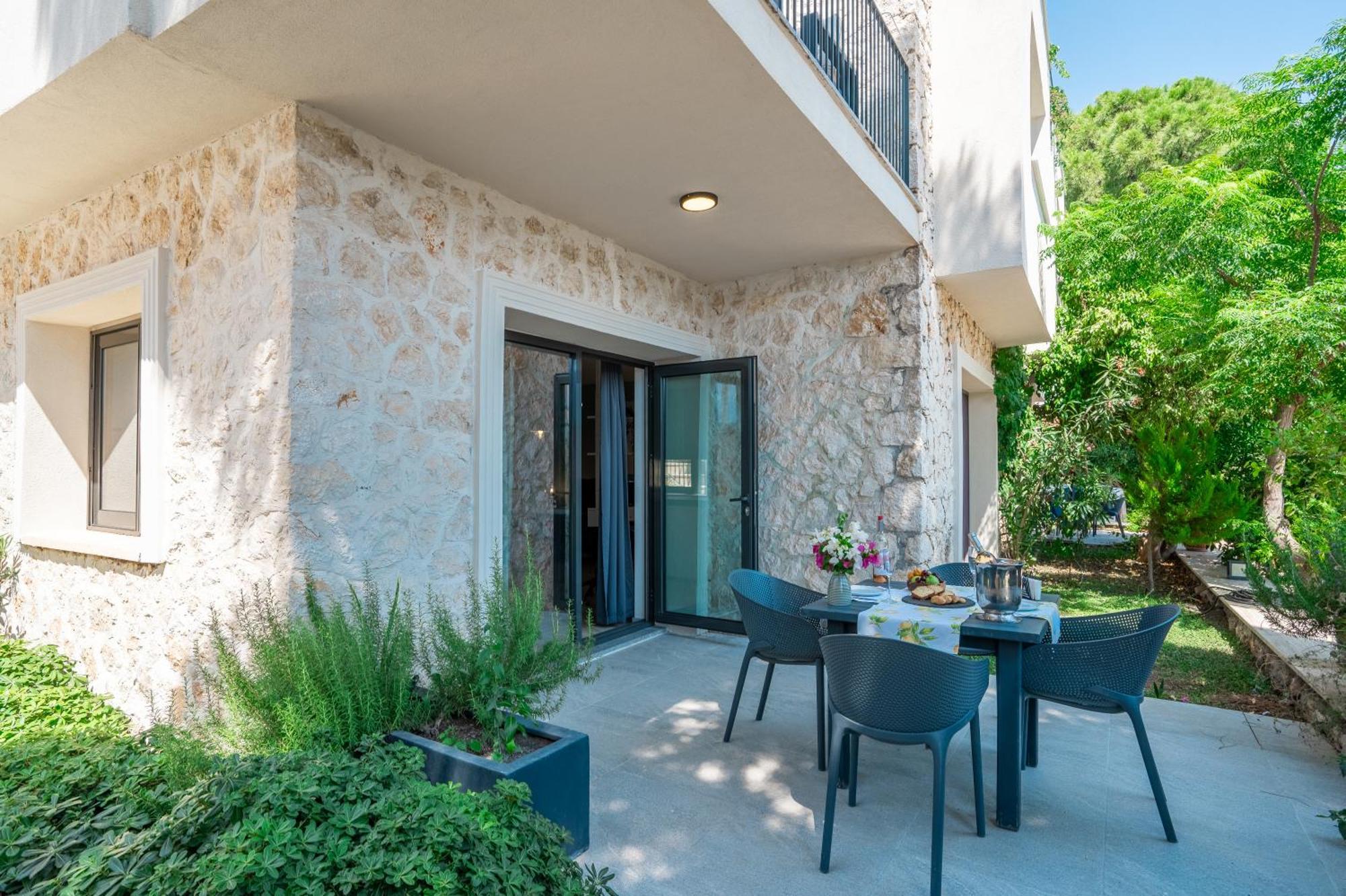 True Blue Boutique 4*