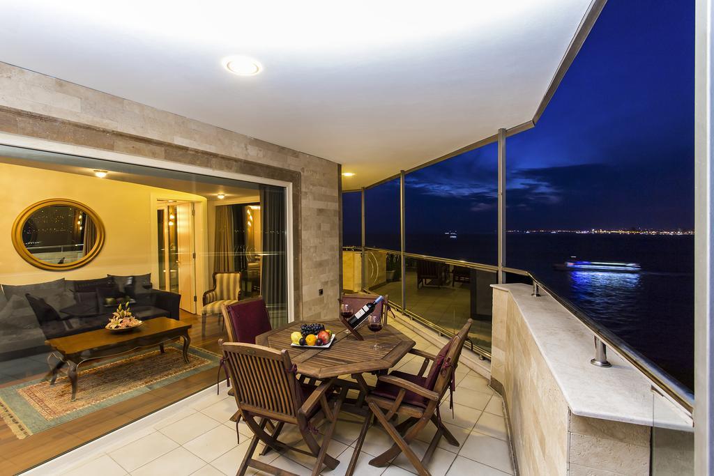 Izmir Palas Hotel 4*