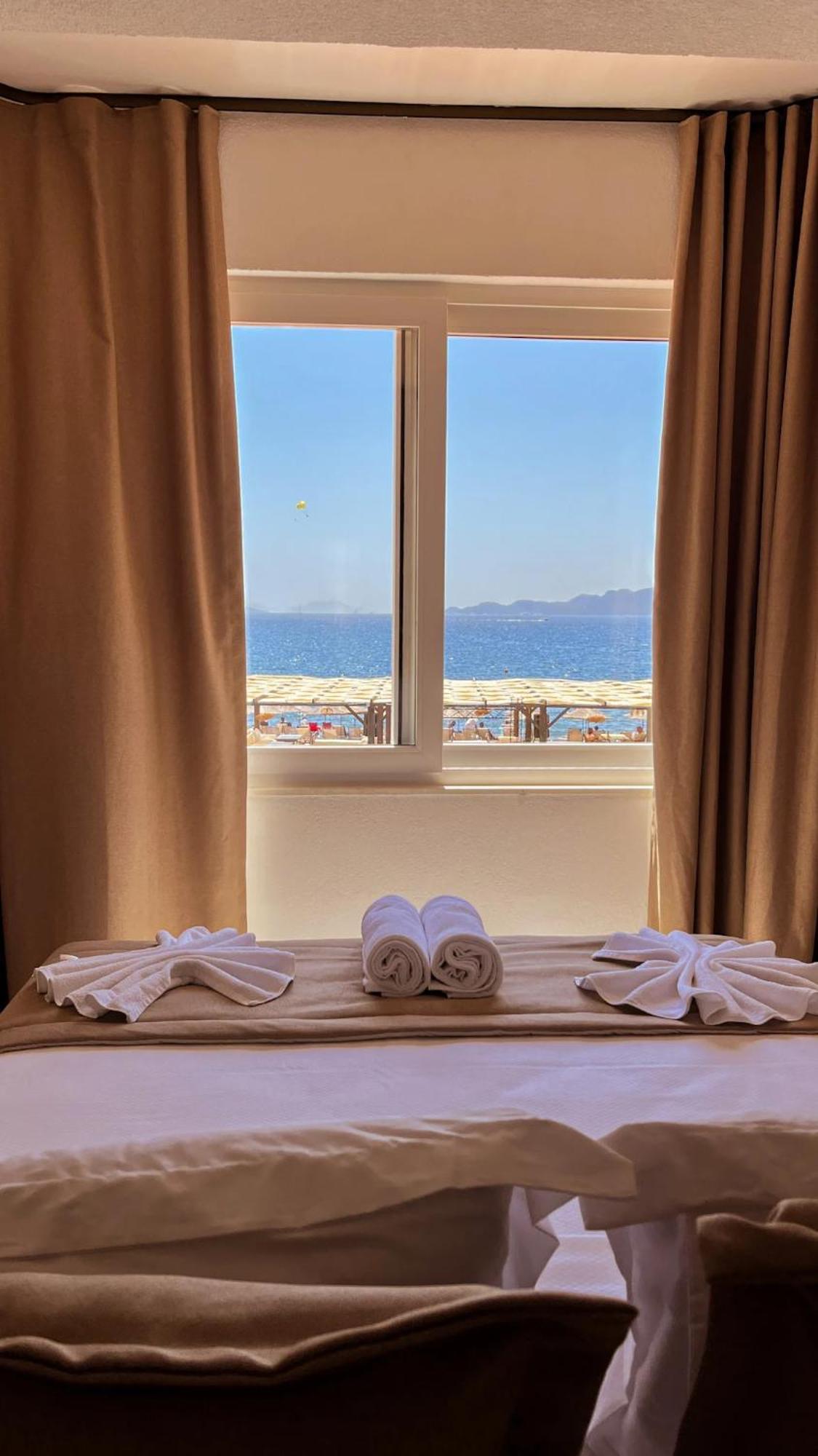 Hotel Thanos *