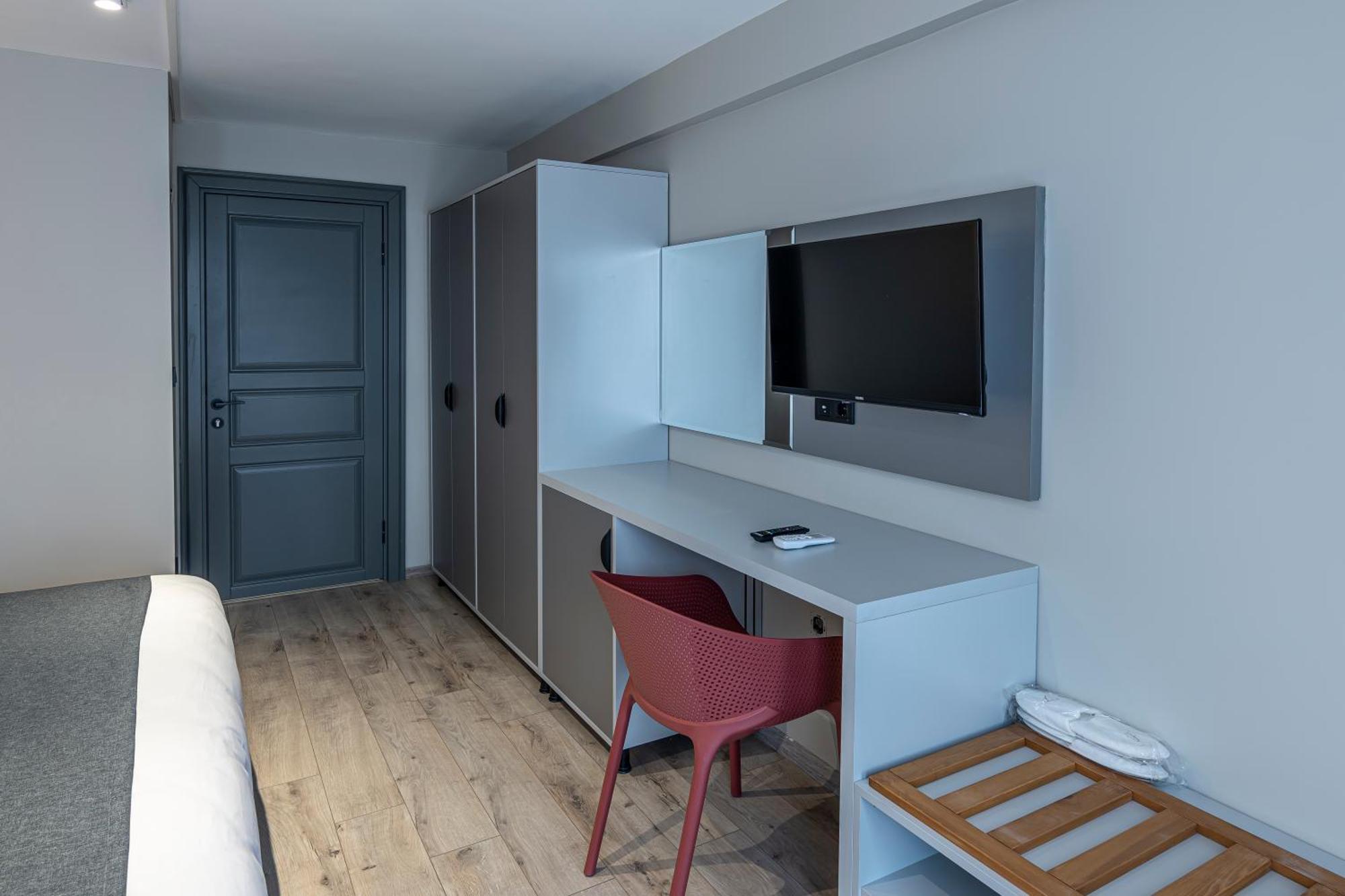 Calanthe Hotel