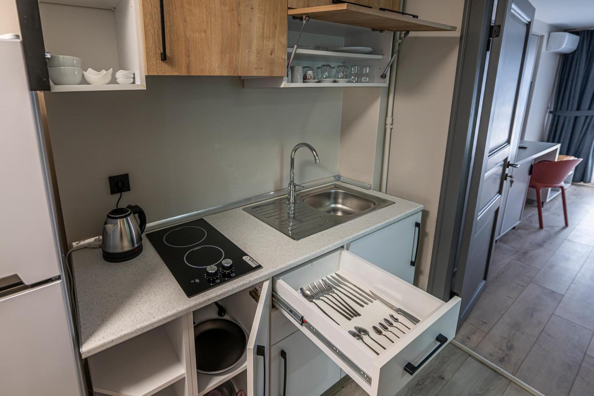 Hotel Calanthe 3*