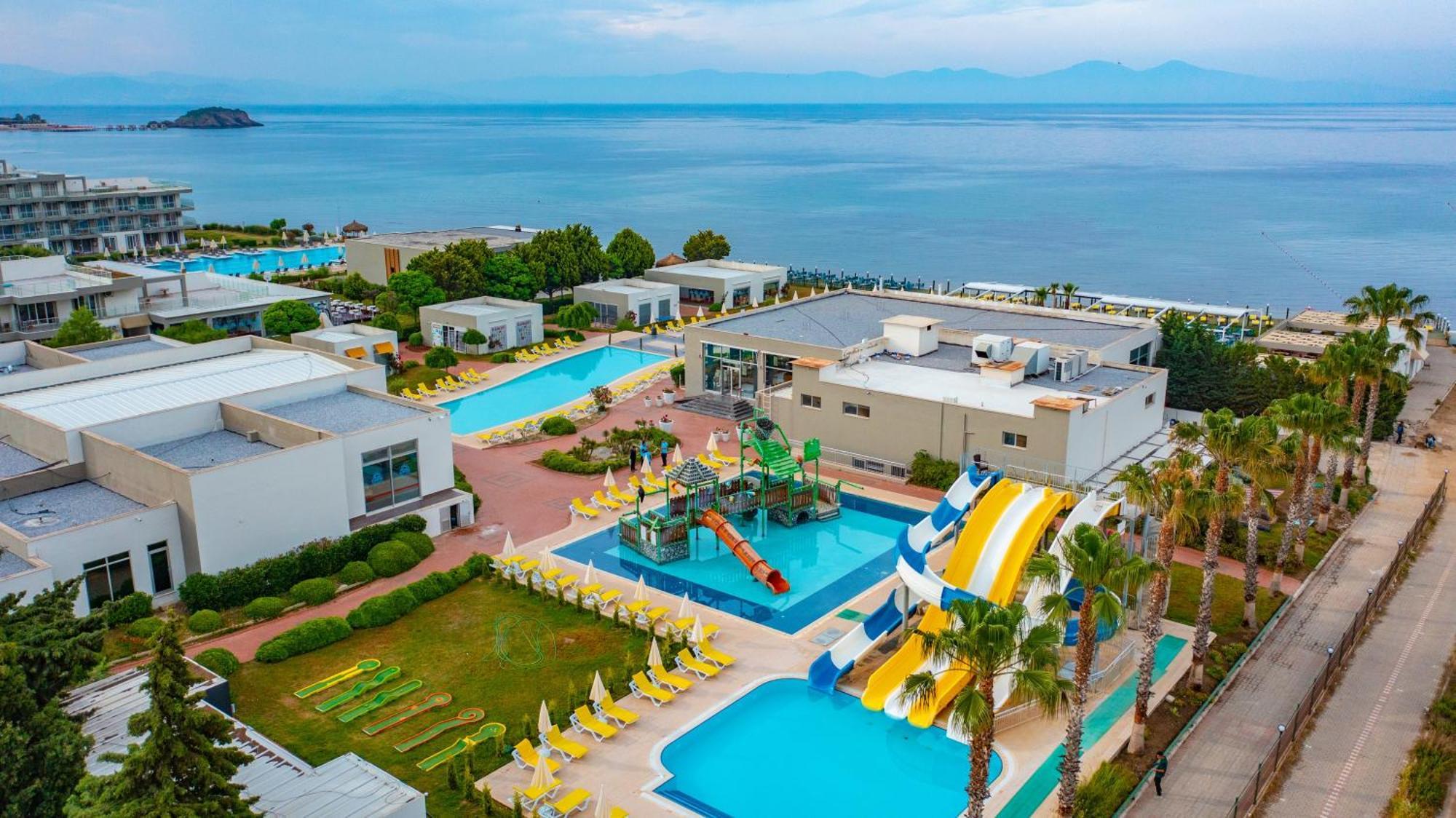 Karya Family Hotel *