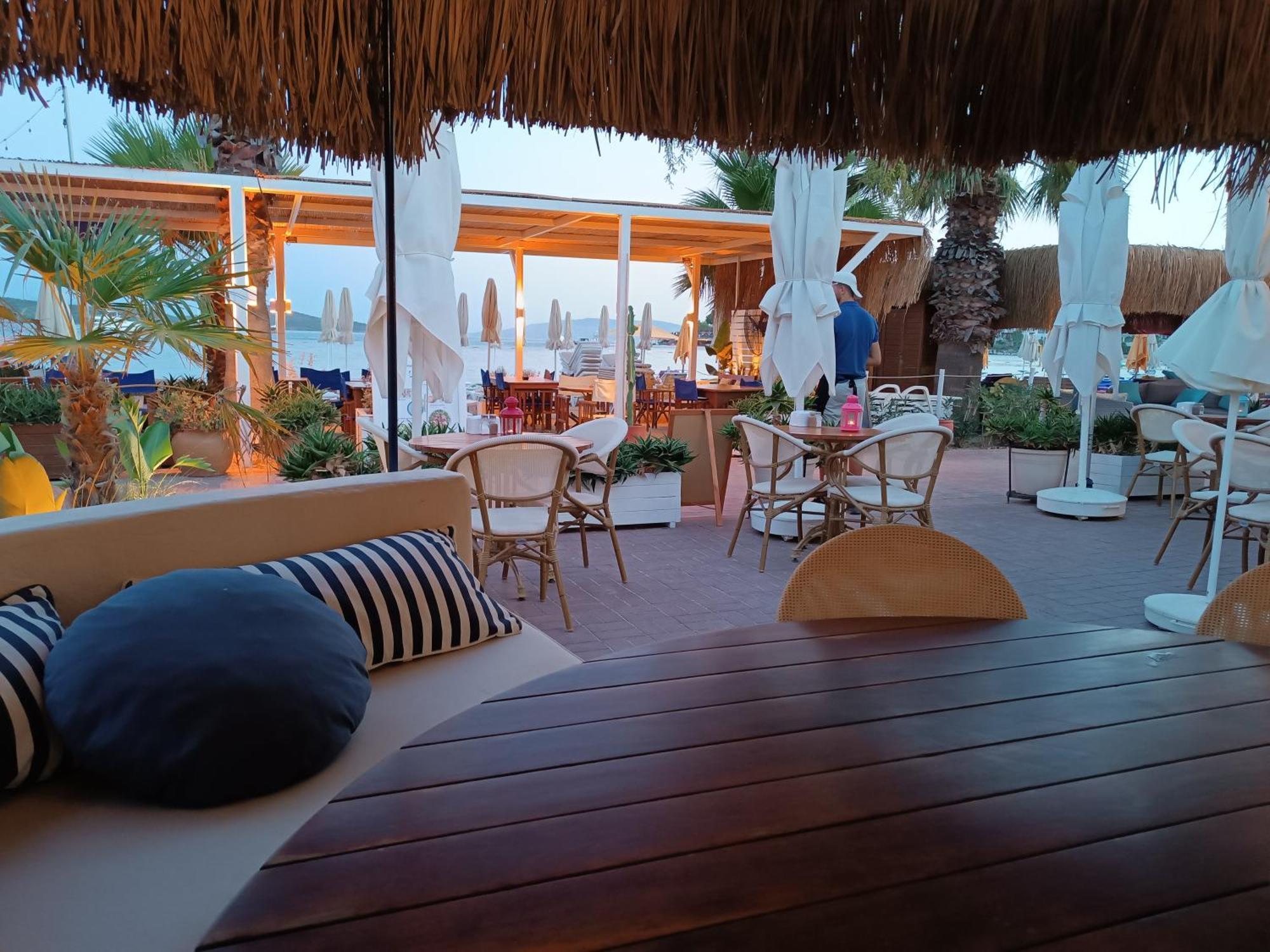 Uzhan Hotel