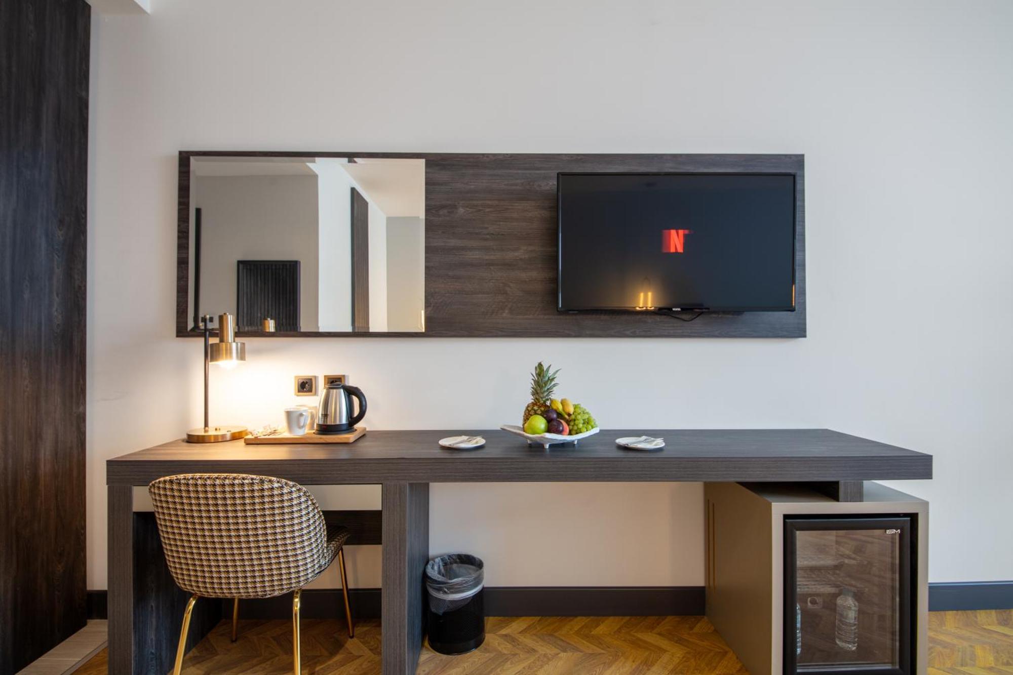 V Center Hotel