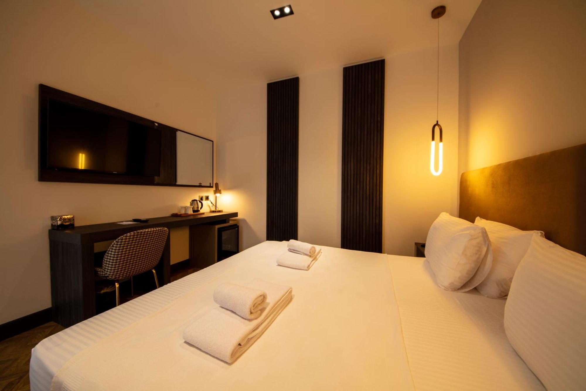 V Center Hotel 4*