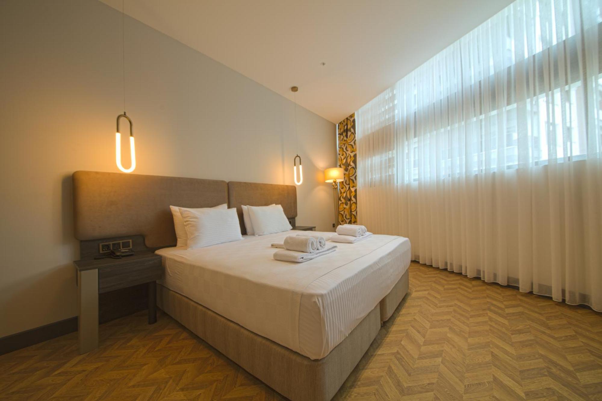 V Center Hotel 4*