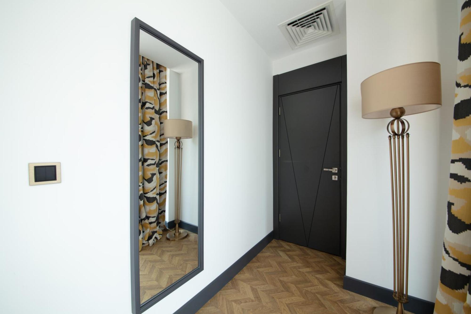 Hotel V Center 4*