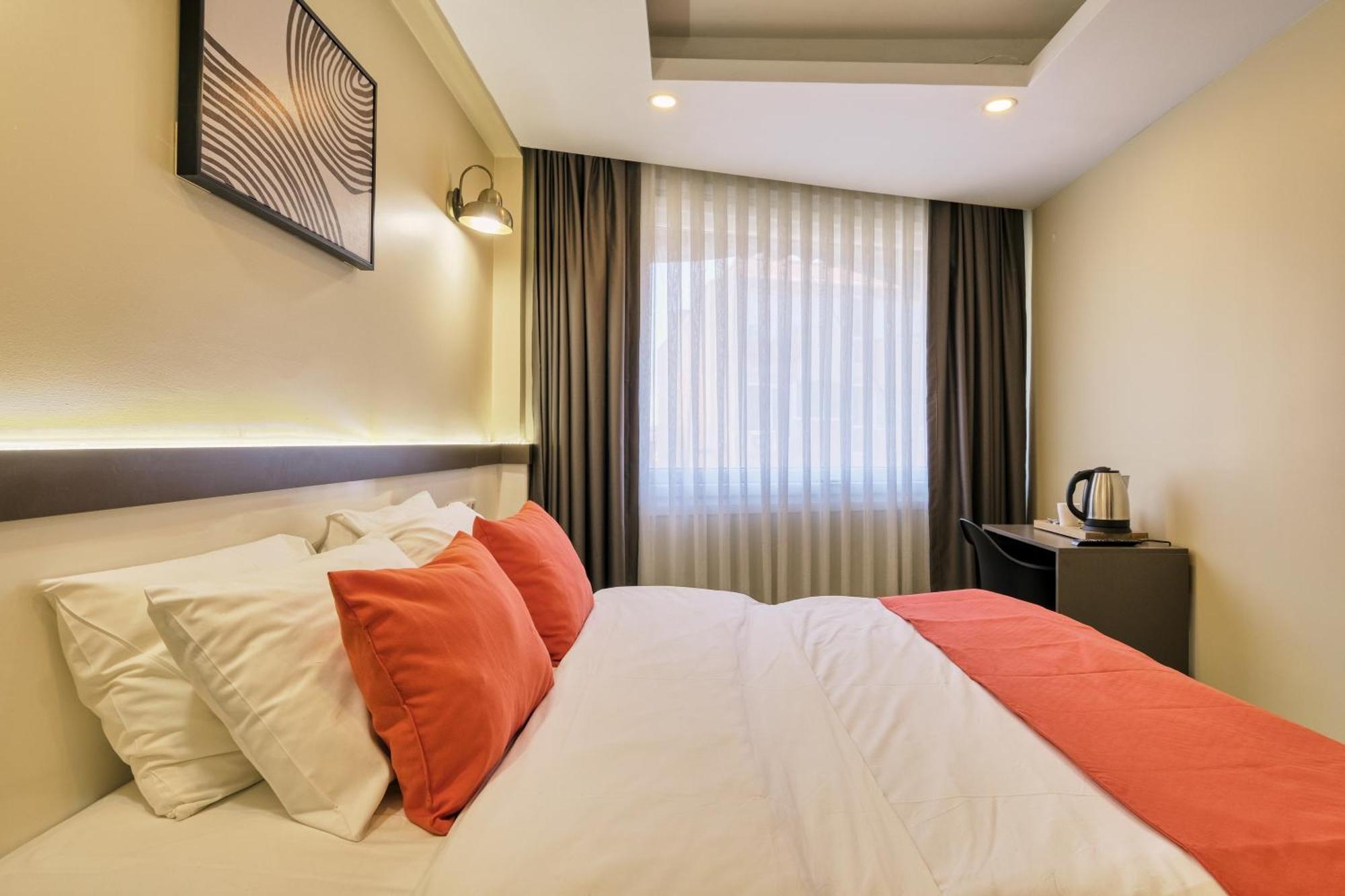 Duck Hotel 3*