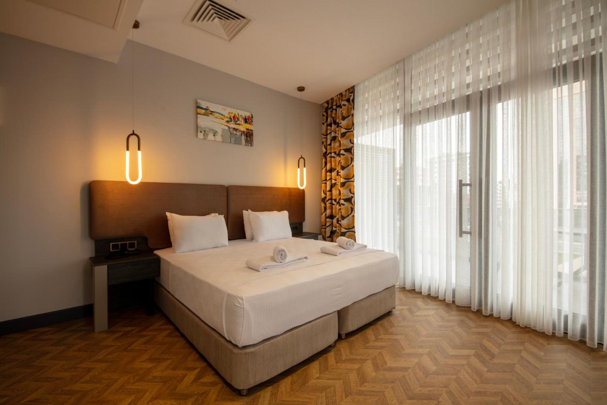 V Center Hotel 4*