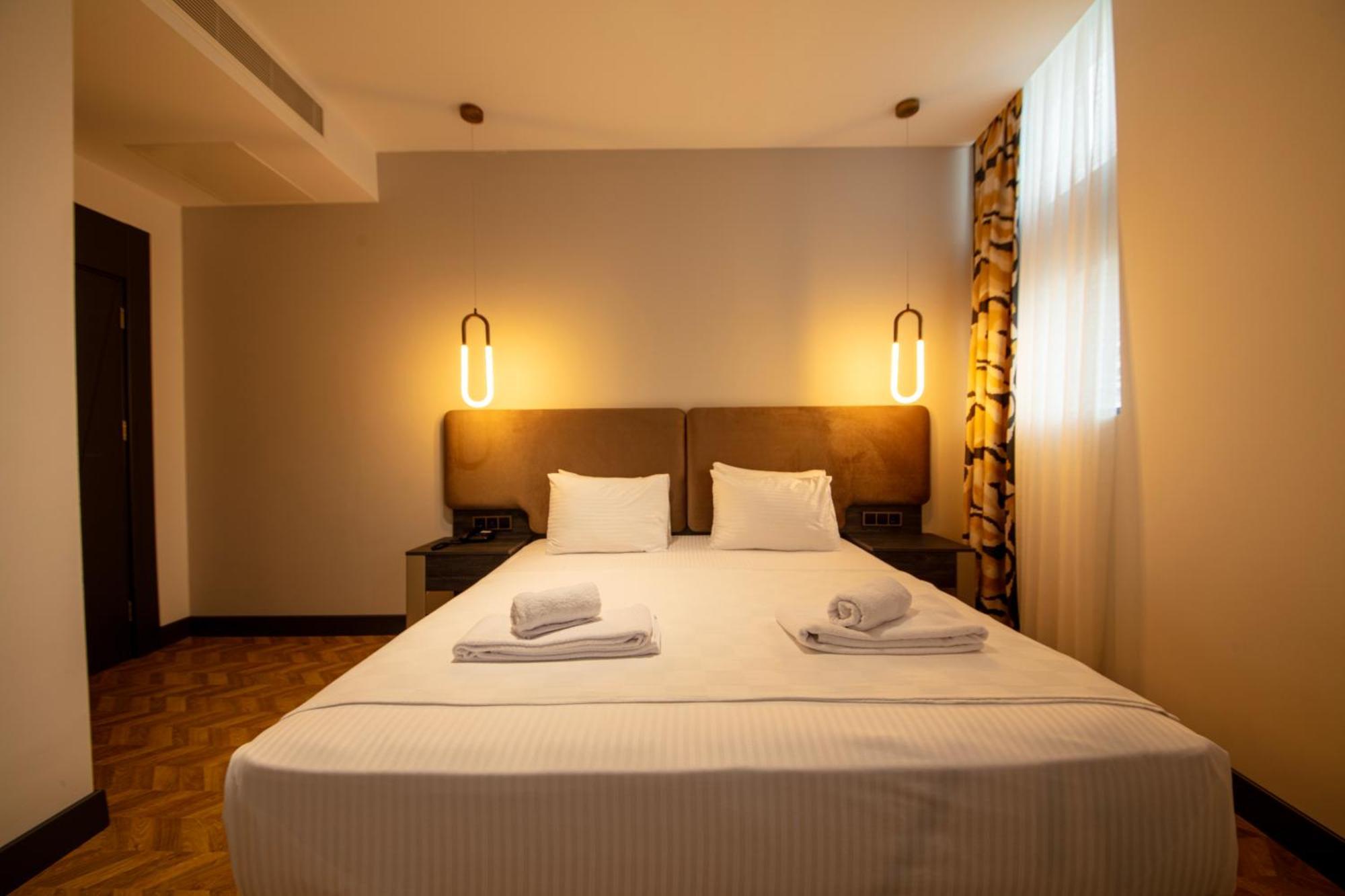 Hotel V Center