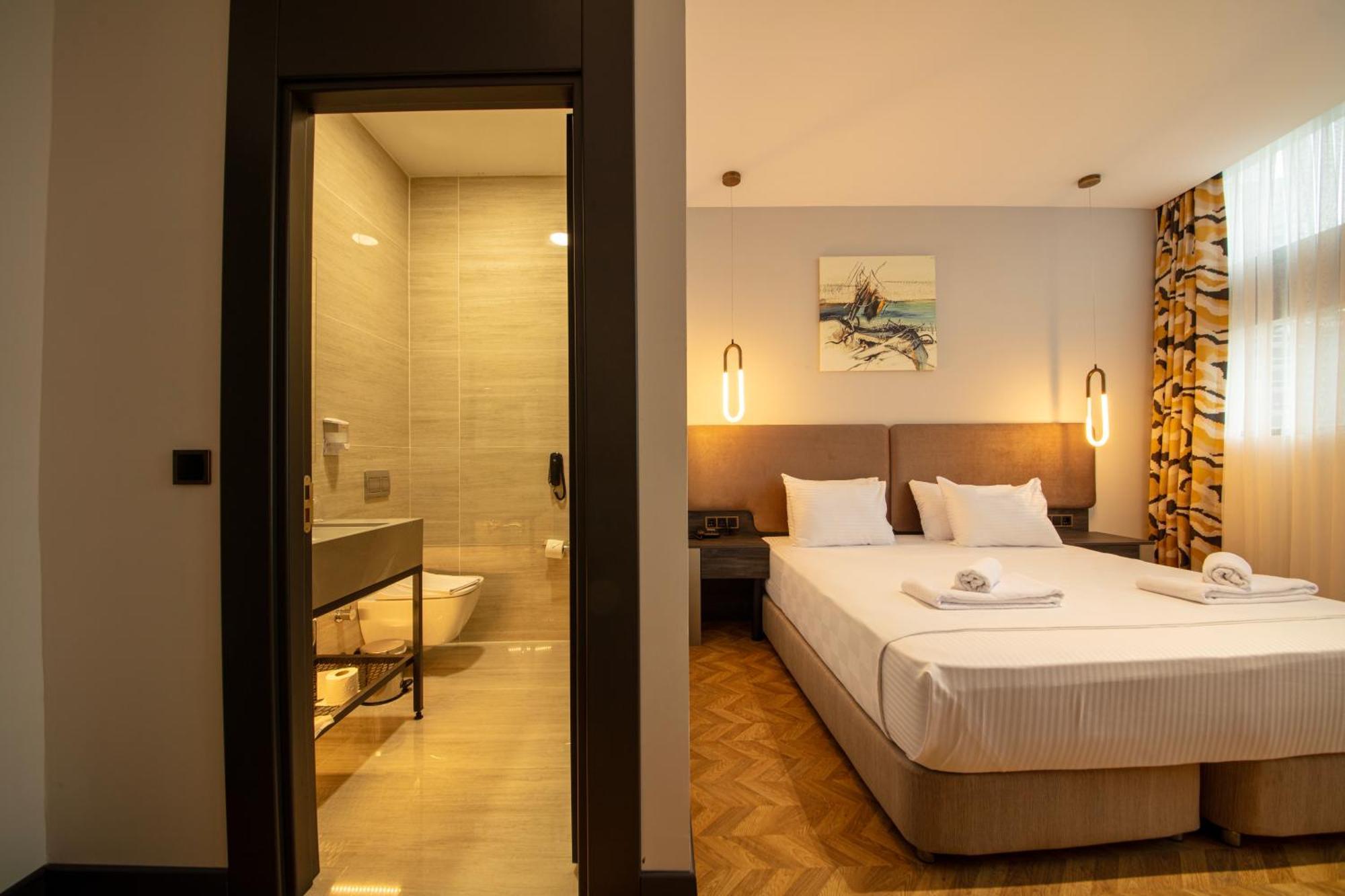 V Center Hotel