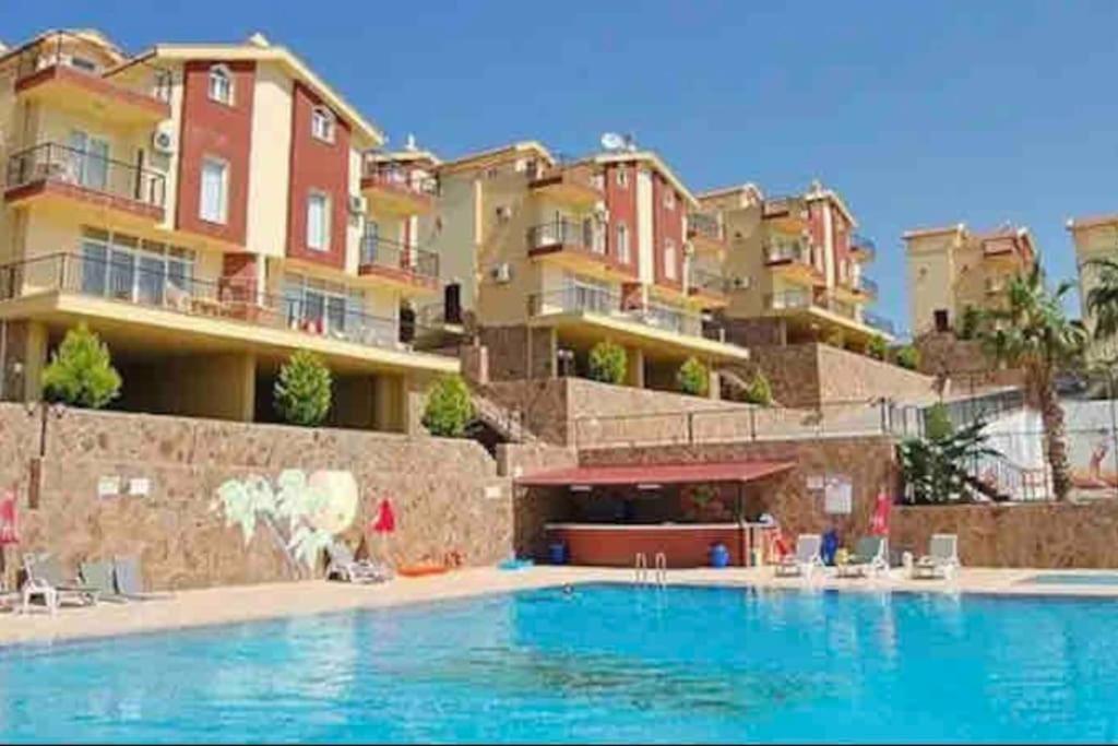 Villa Deniz Manzarali, Havuzlu Ve Bahceli Triplex Kusadasi