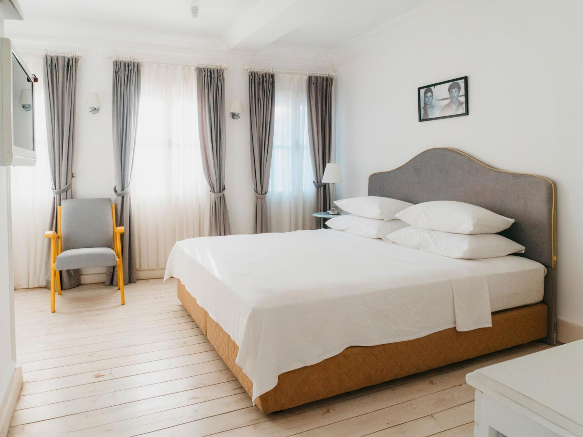 Vintage Hotel 4*