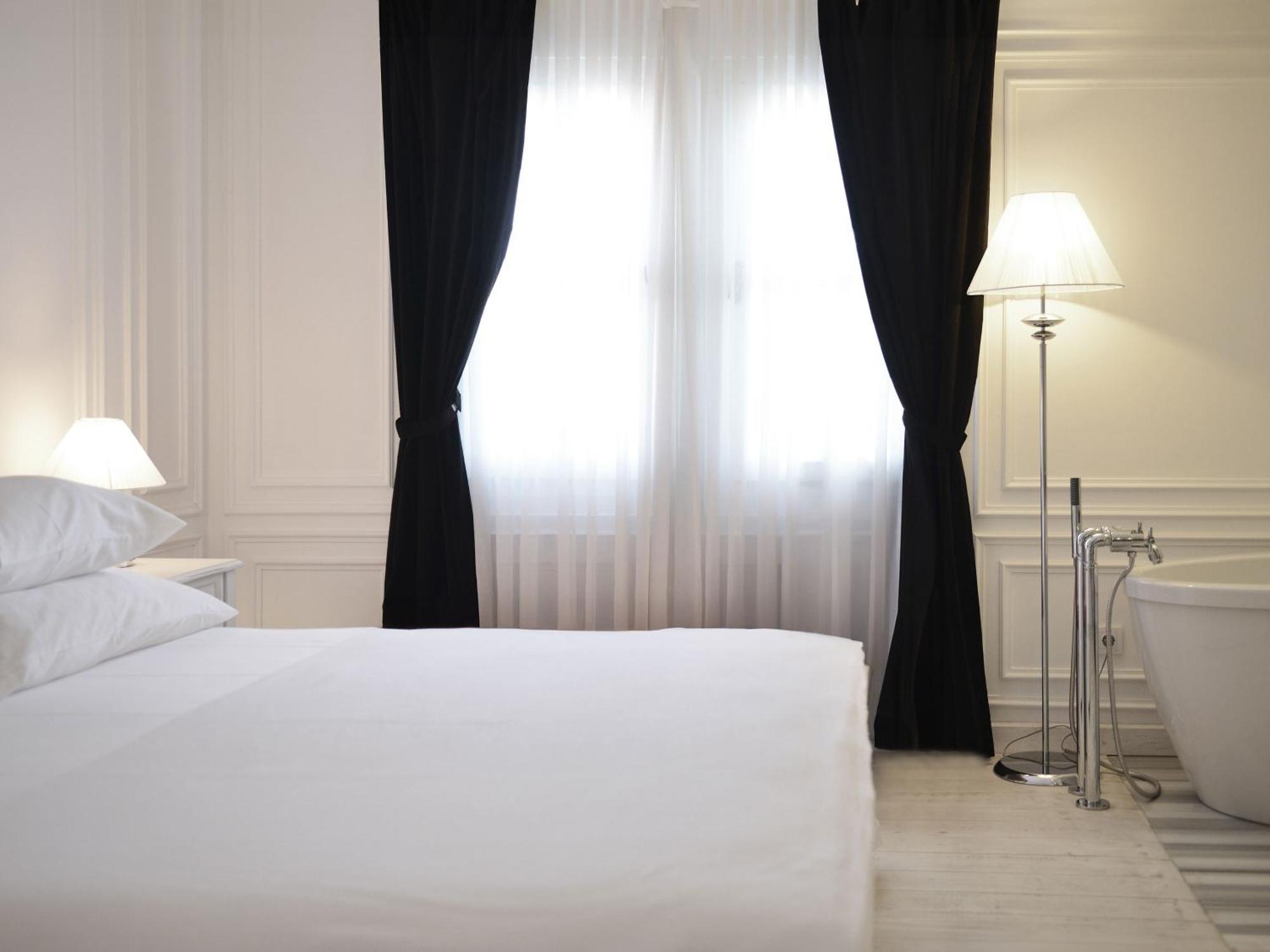 Vintage Hotel
