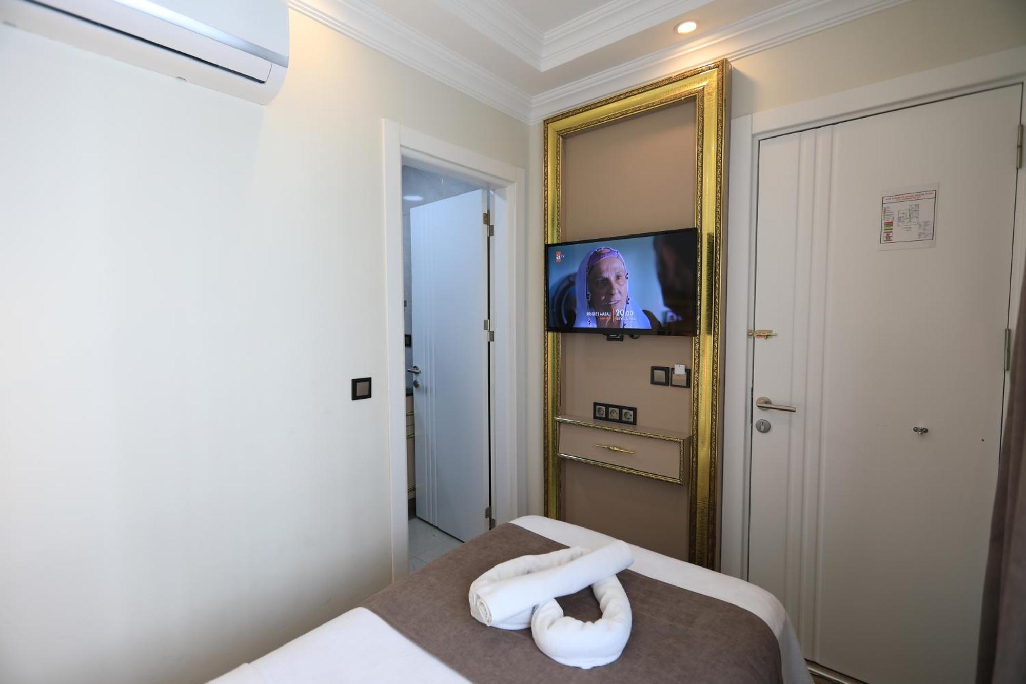 Blue Zerzevan Hotel