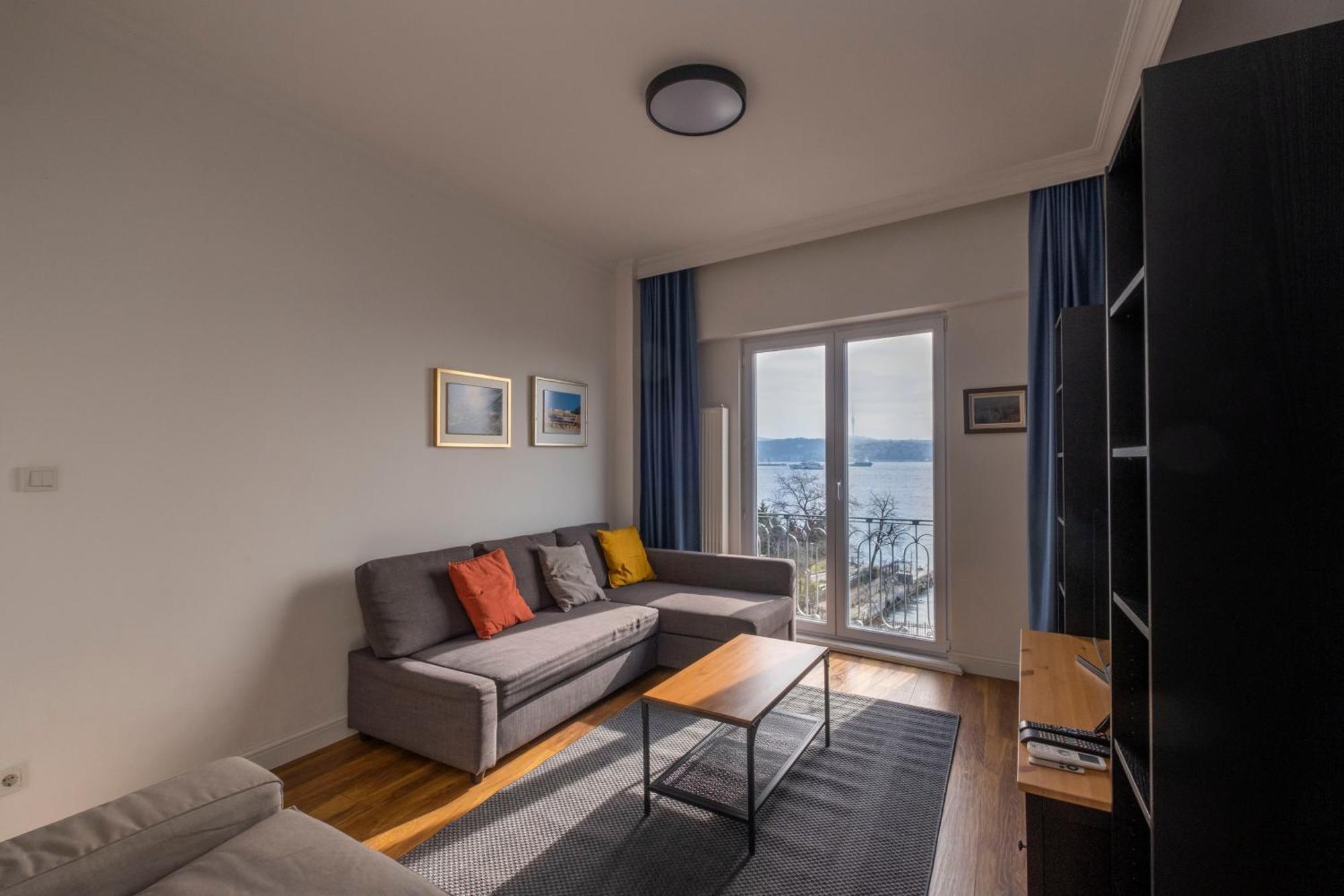 Apartment Trendy Waterfront With A Striking View *
