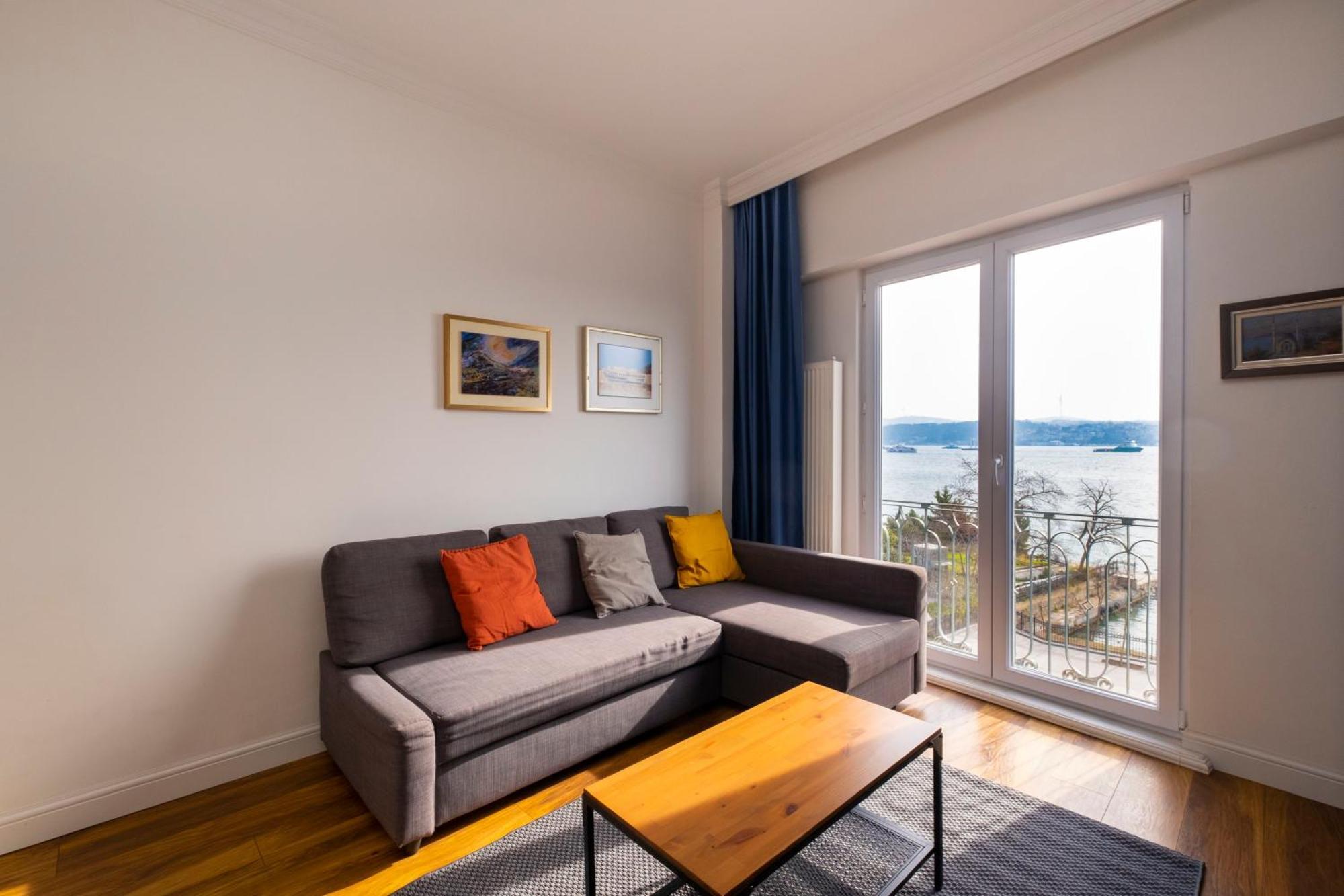 Apartment Trendy Waterfront With A Striking View Istanbul