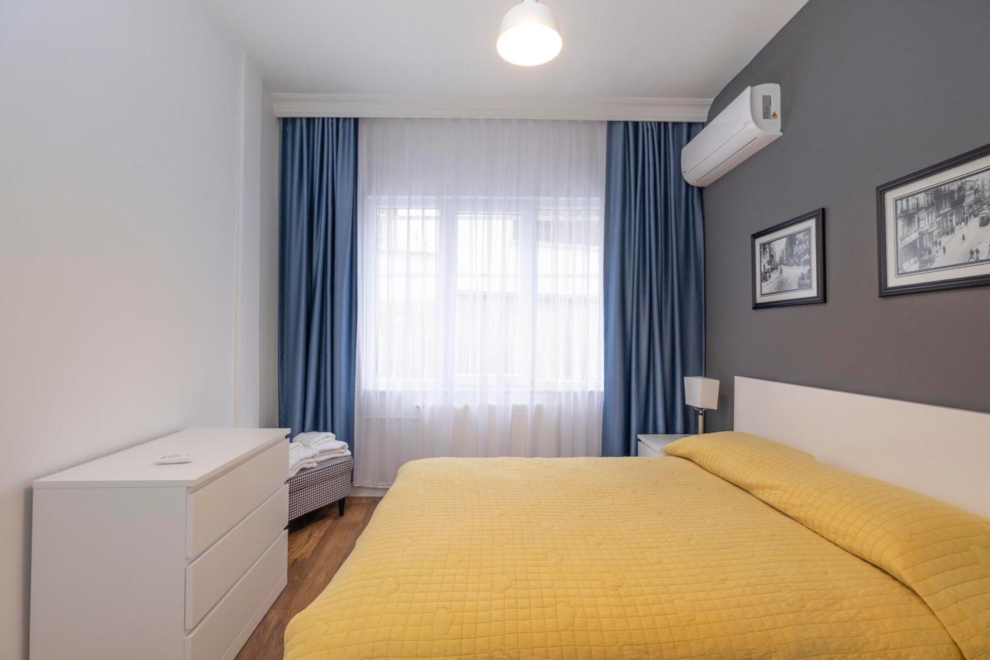 Trendy Waterfront With A Striking View Apartment *