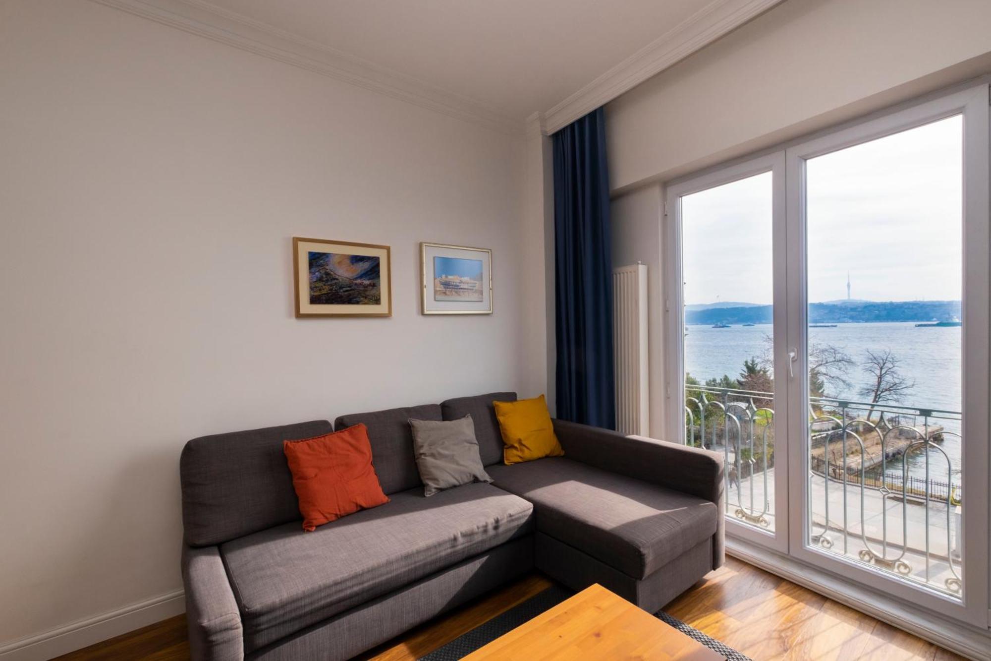 Apartment Trendy Waterfront With A Striking View Istanbul