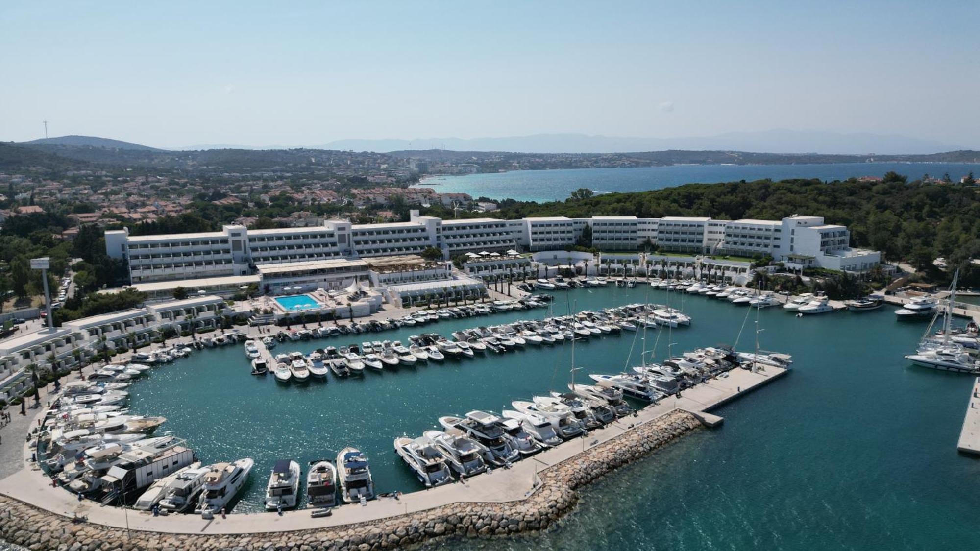 Altin Yunus & - Resort