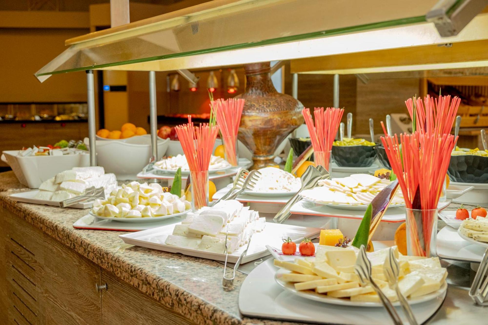 Ladonia Adakule Hotel