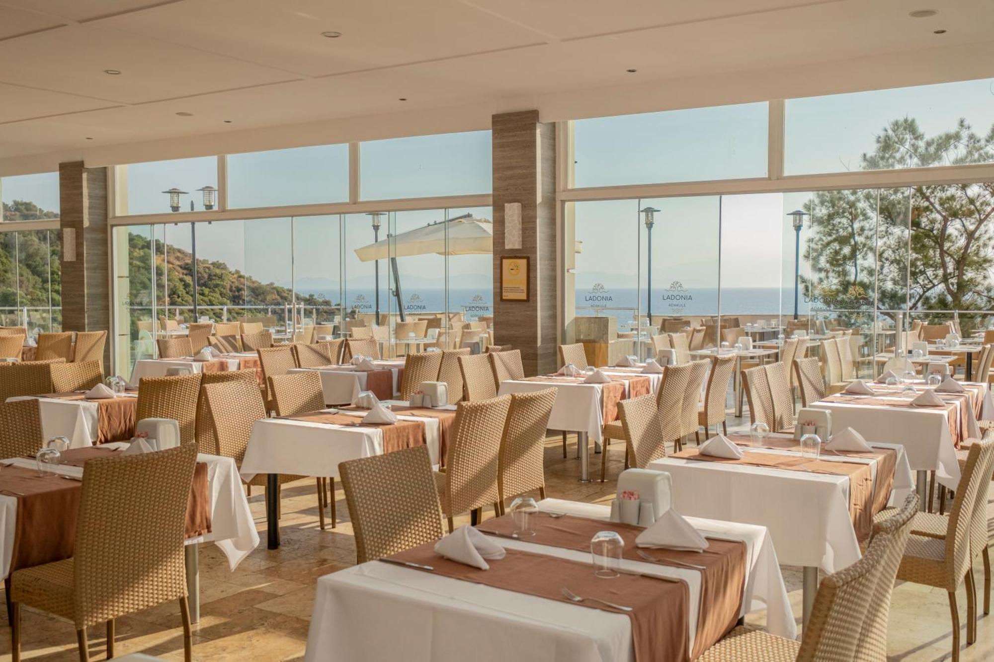 Hotel Ladonia Adakule