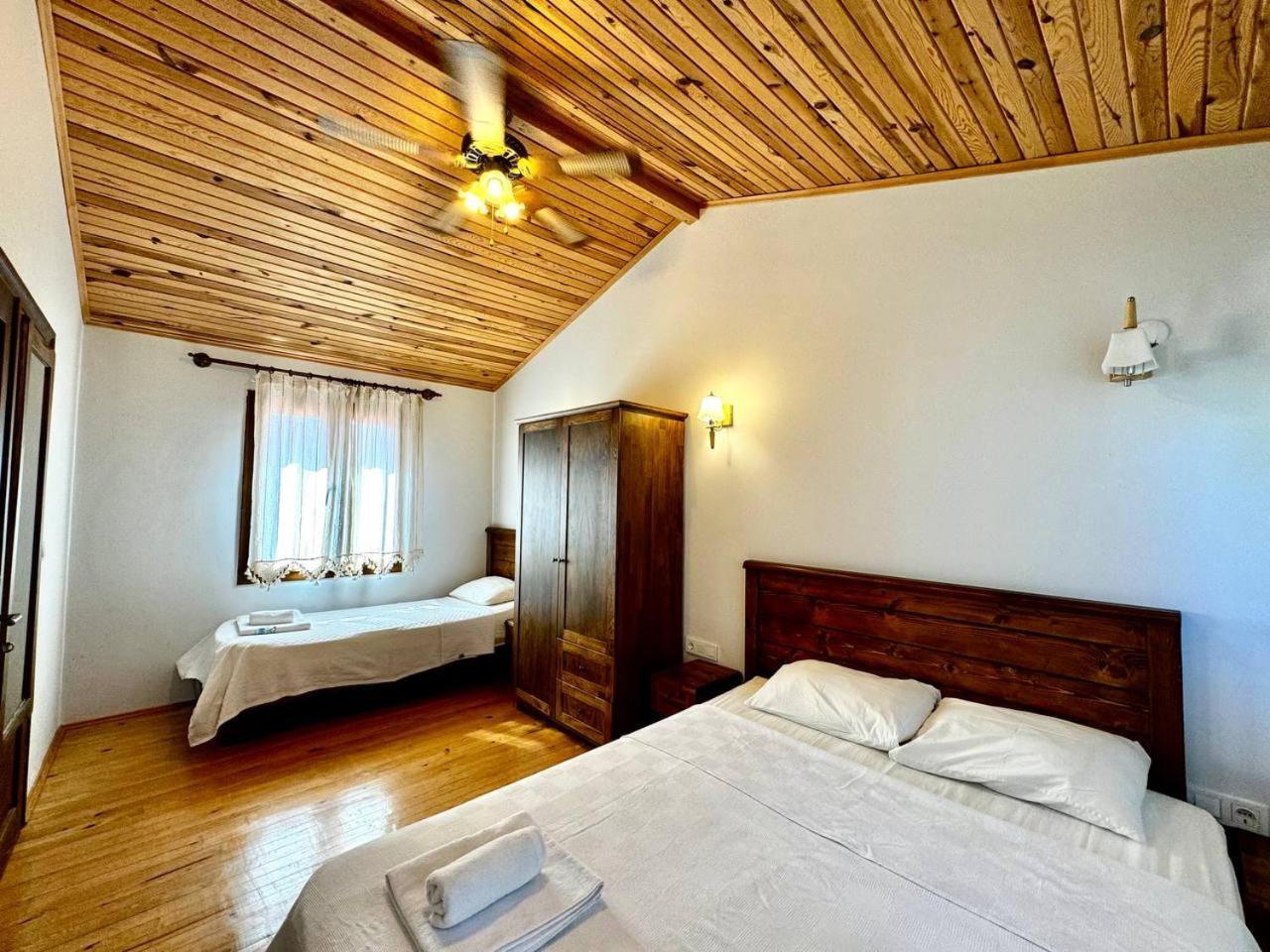 Homestay Elly's *