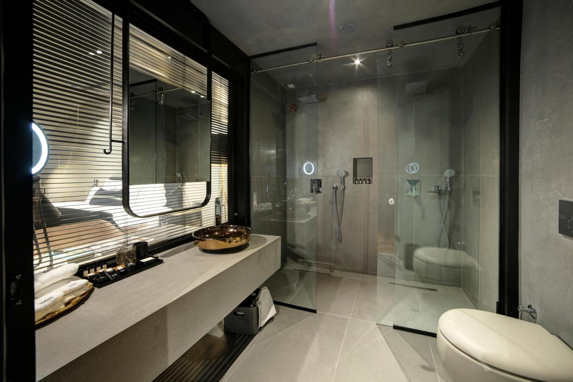 39 Kalamis Marina & Restaurant Hotel 3*
