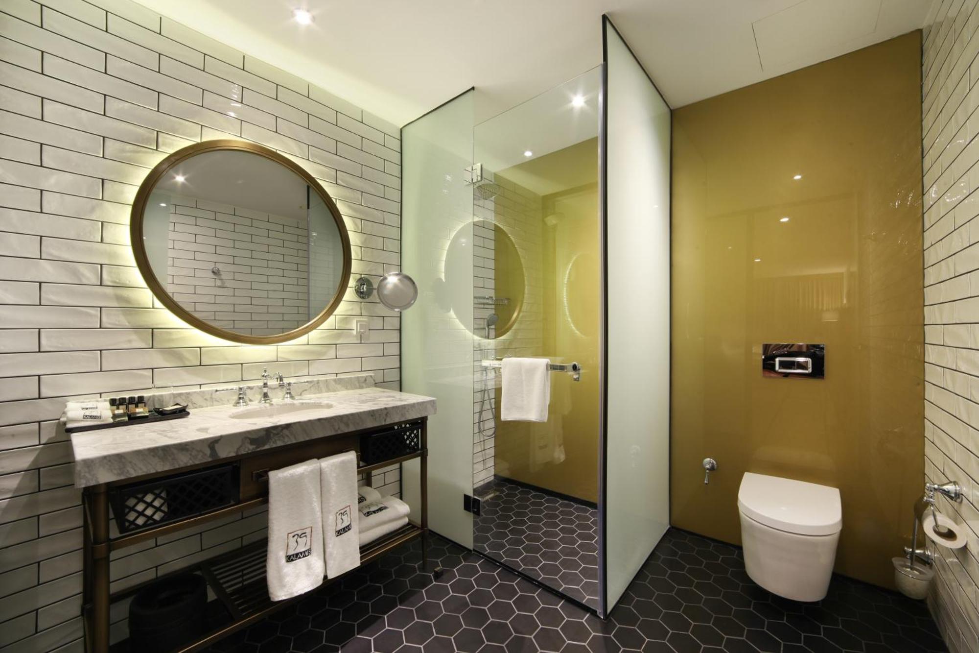 39 Kalamis Marina & Restaurant Hotel 3*