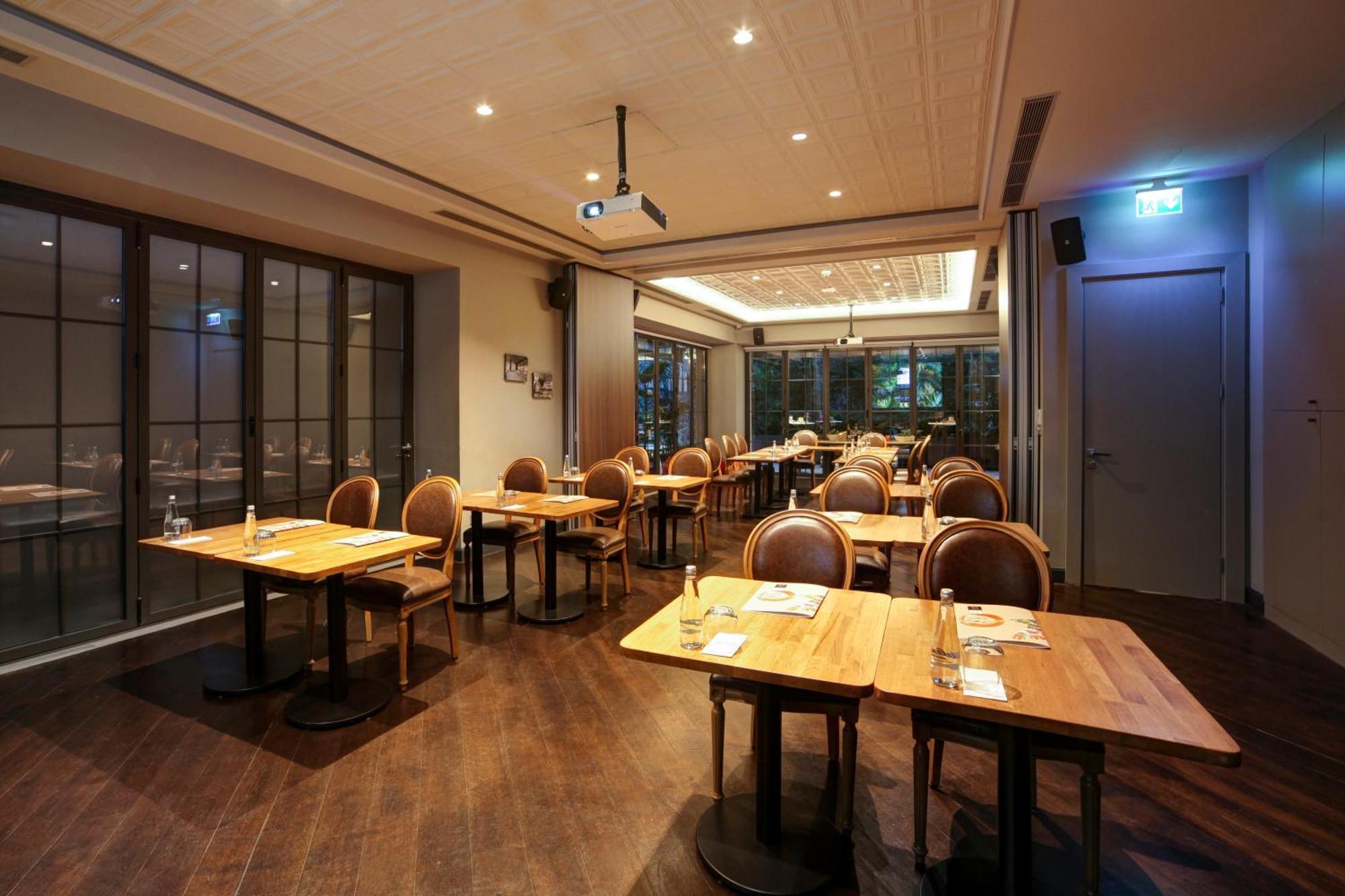 39 Kalamis Marina & Restaurant Hotel