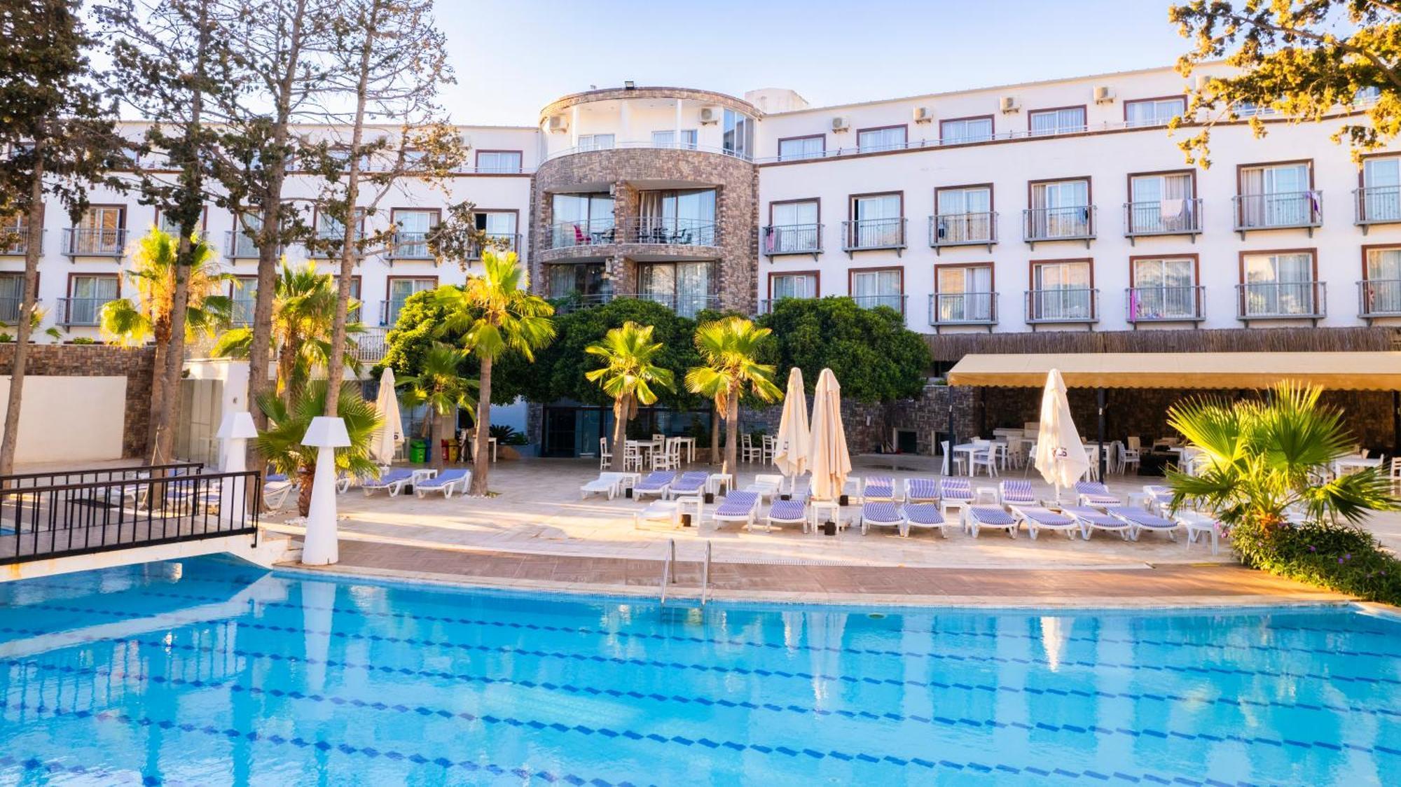 Ladonia Mio Bianco Hotel 4*