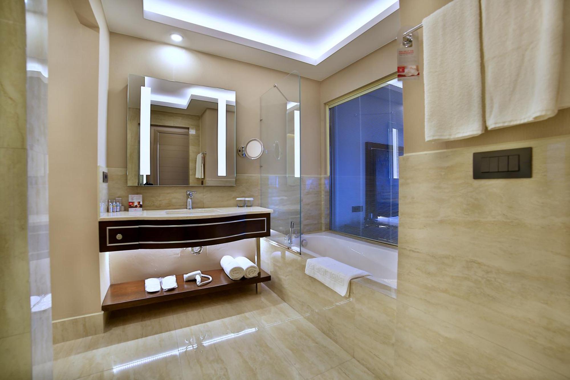 Ramada By Wyndham 4*