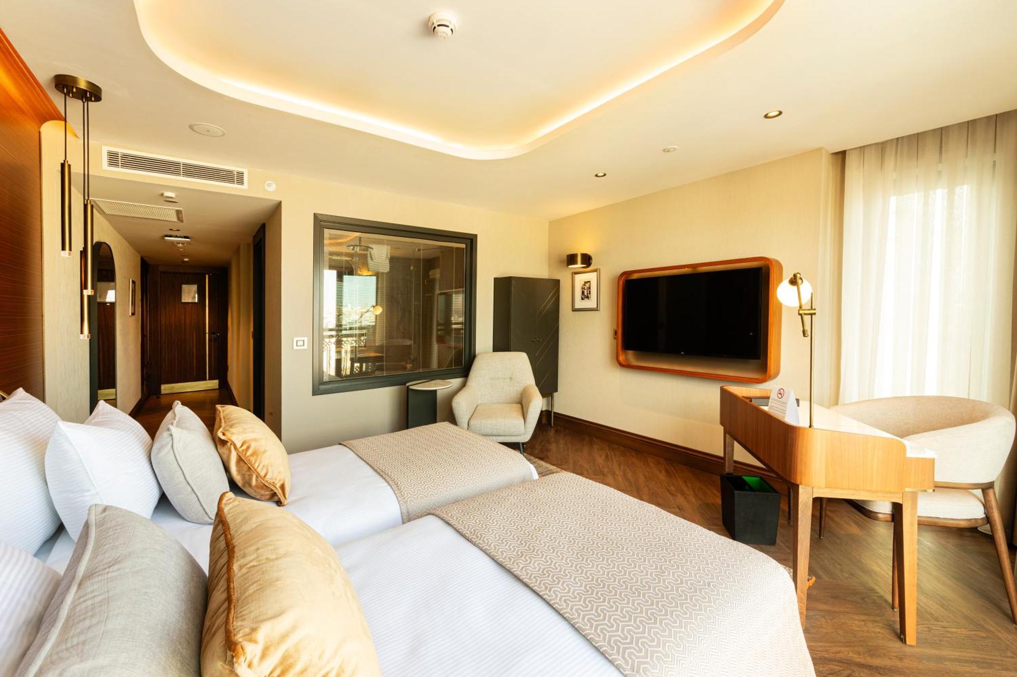 Levni Handwritten Collection By Accor