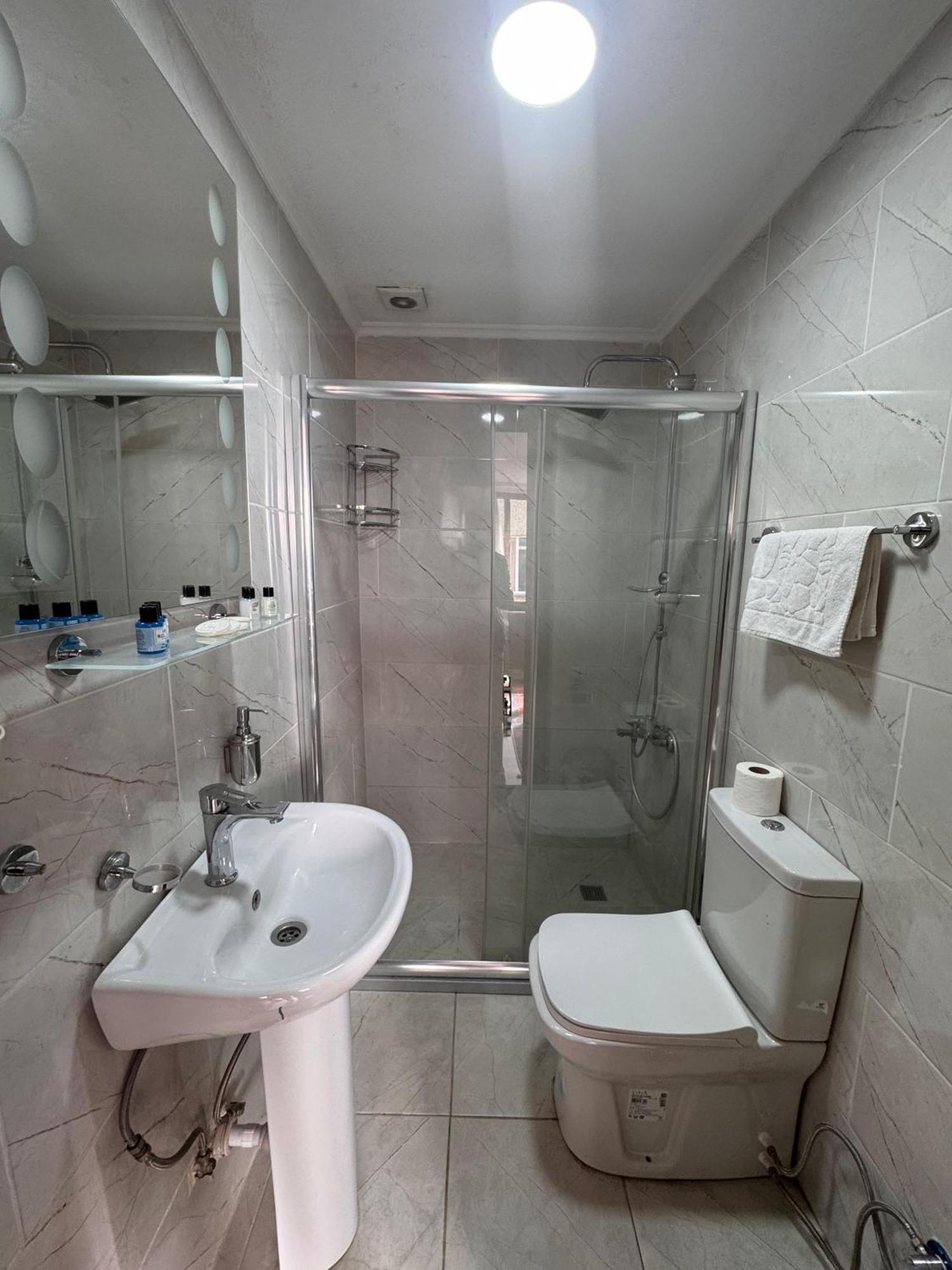 Guer Royal Aparts Hotel
