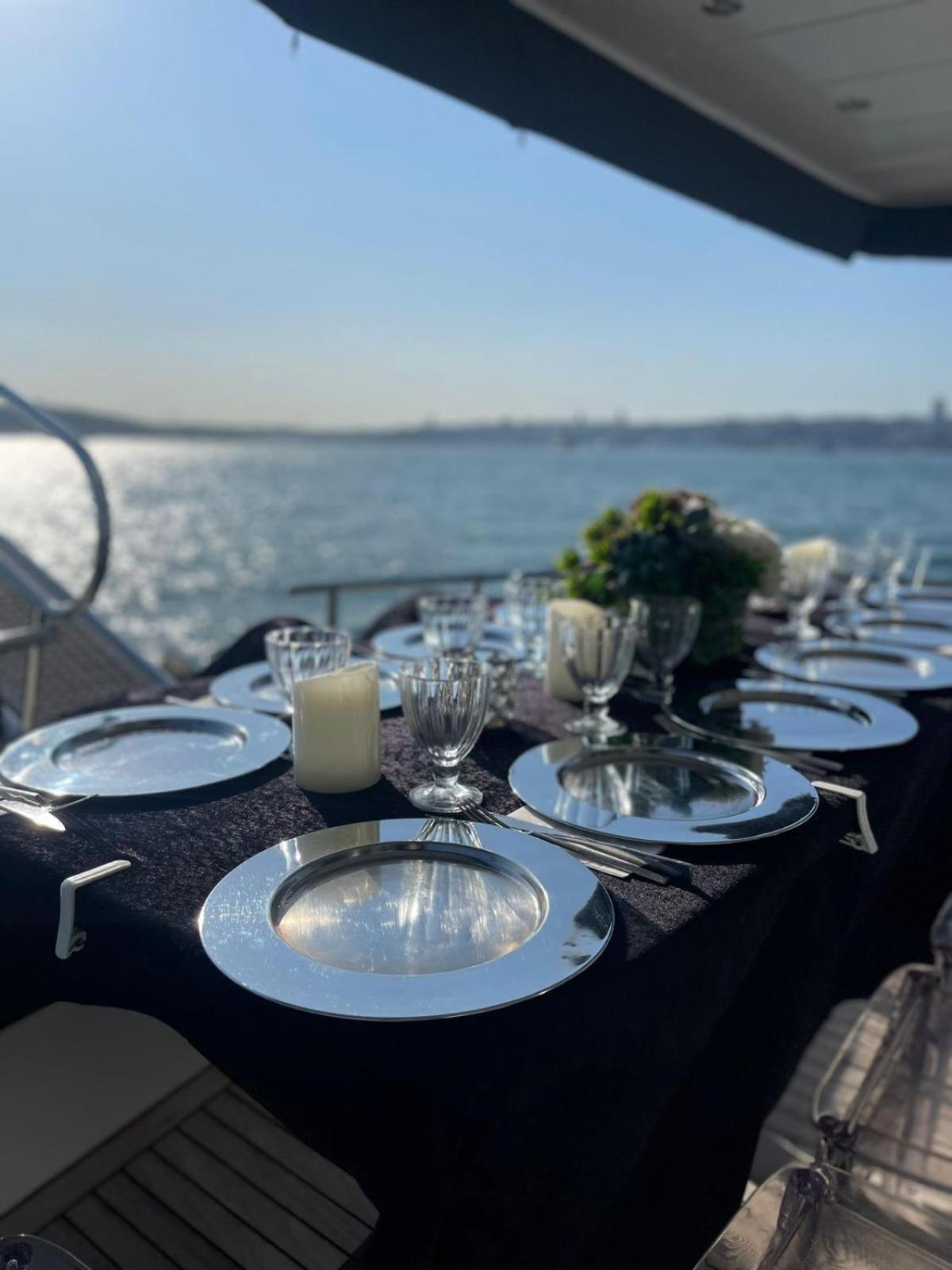 Luxury Yachts Botel