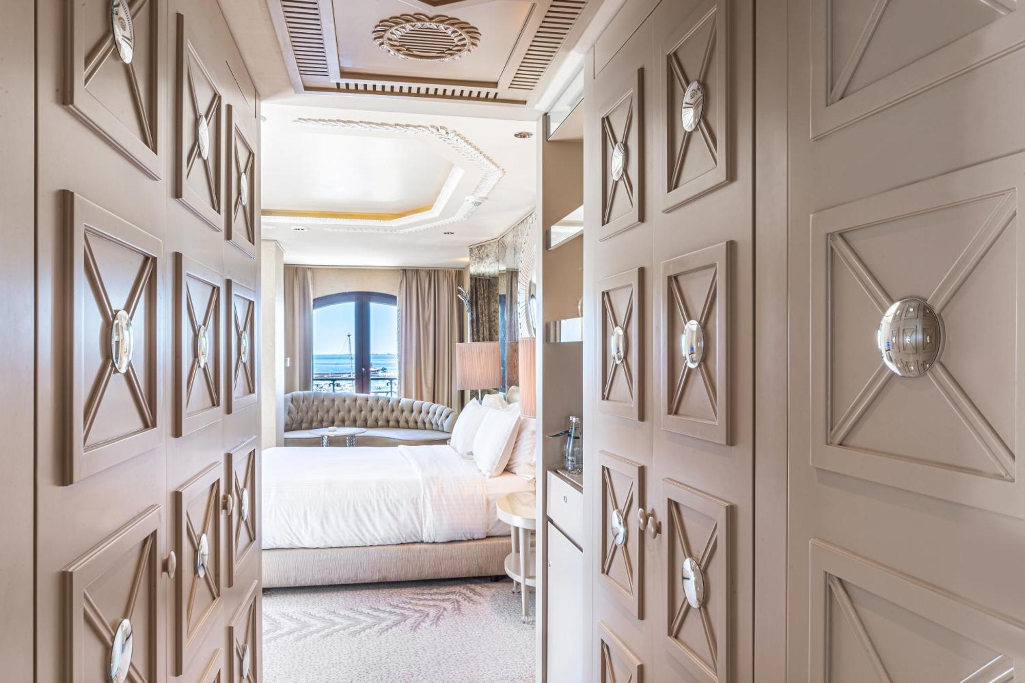 Hotel Wyndham Grand Kalamis Marina Istanbul